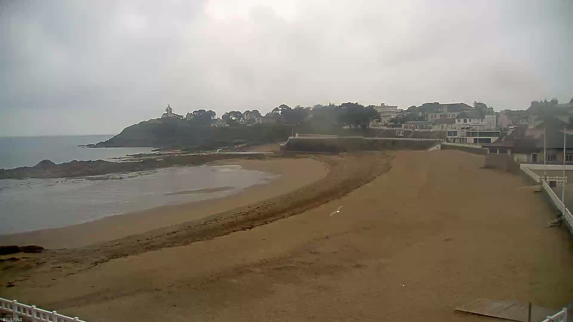 Saint-Quay-Portrieux Beach Live Cam - Saint-Breiuc, Cotes-d'Armor, Bretagne, France