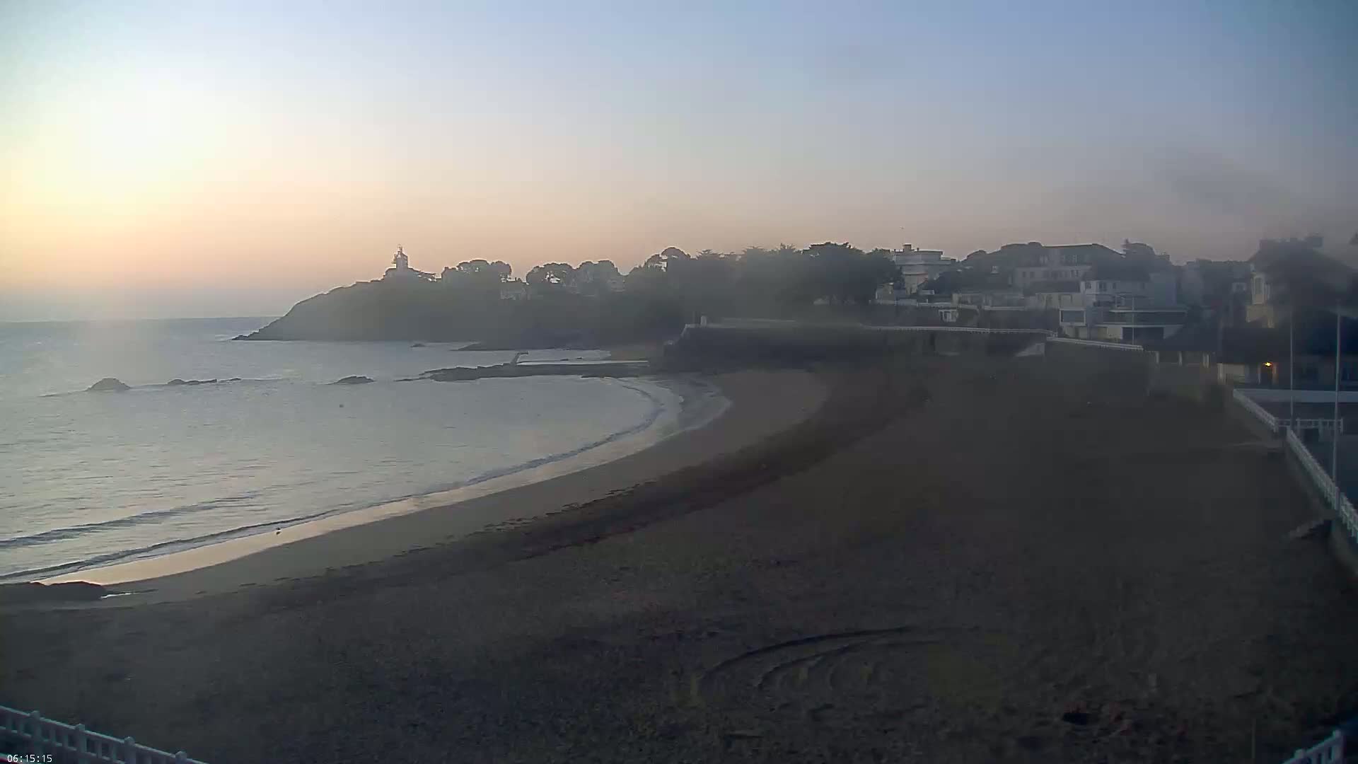 Saint-Quay-Portrieux Beach Live Cam - Saint-Breiuc, Cotes-d'Armor, Bretagne, France
