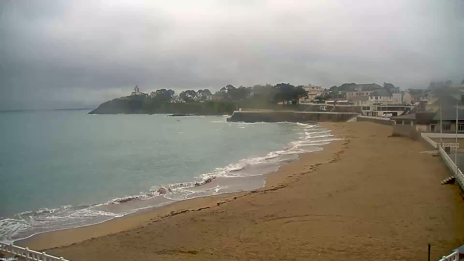 Saint-Quay-Portrieux Beach Live Cam - Saint-Breiuc, Cotes-d'Armor, Bretagne, France