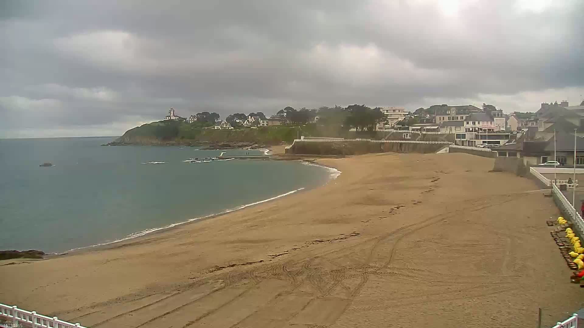 Saint-Quay-Portrieux Beach Live Cam - Saint-Breiuc, Cotes-d'Armor, Bretagne, France