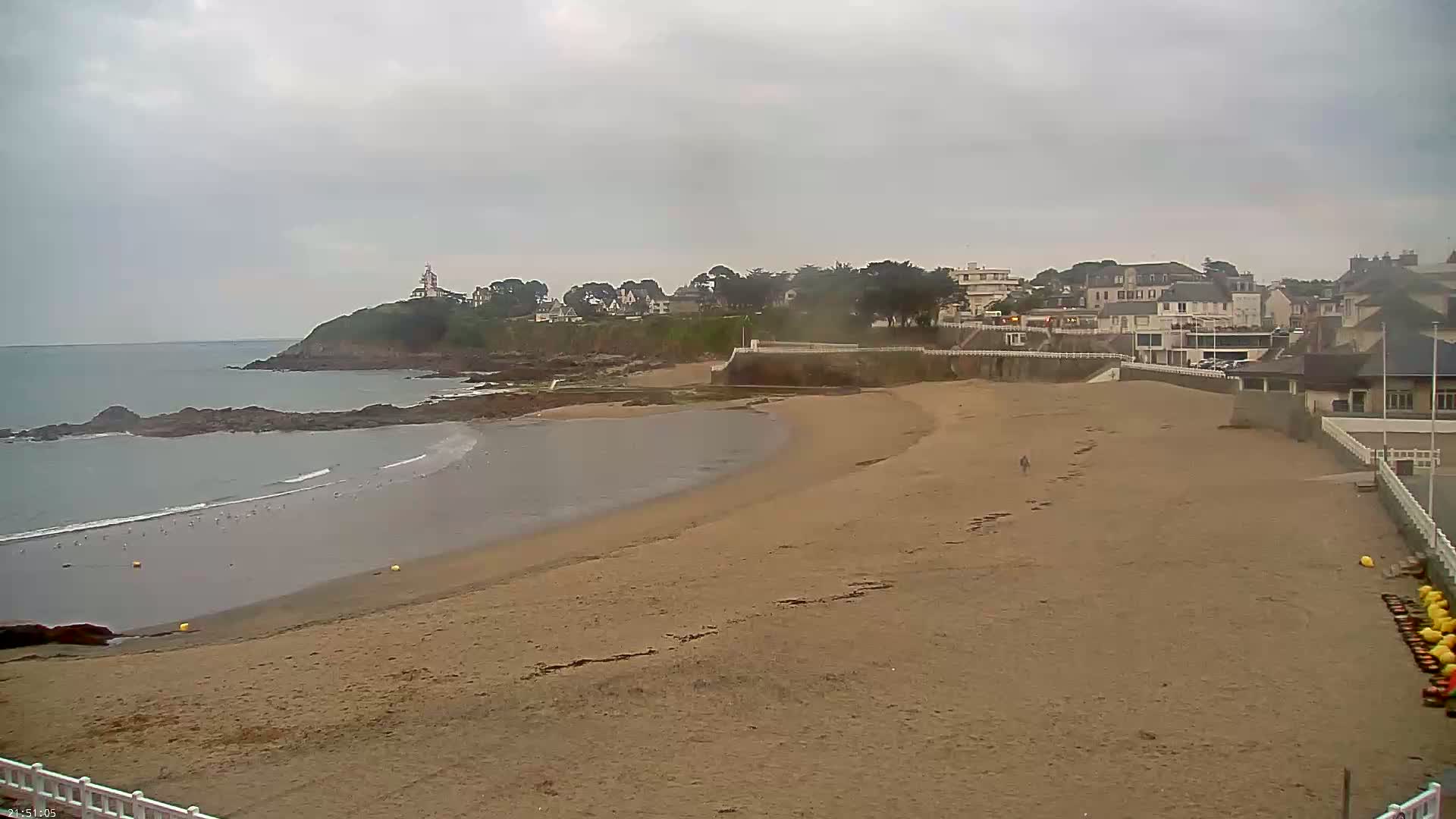 Saint-Quay-Portrieux Beach Live Cam - Saint-Breiuc, Cotes-d'Armor, Bretagne, France