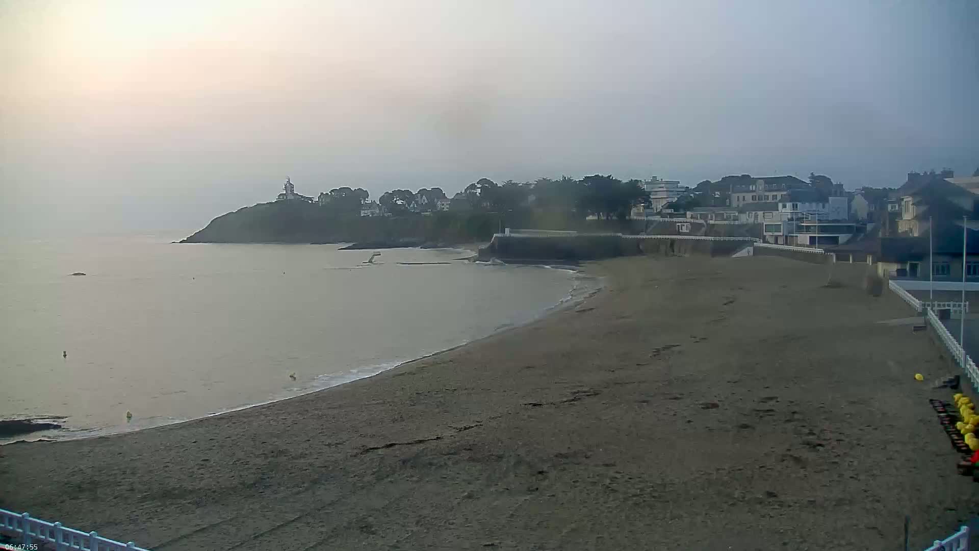 Saint-Quay-Portrieux Beach Live Cam - Saint-Breiuc, Cotes-d'Armor, Bretagne, France
