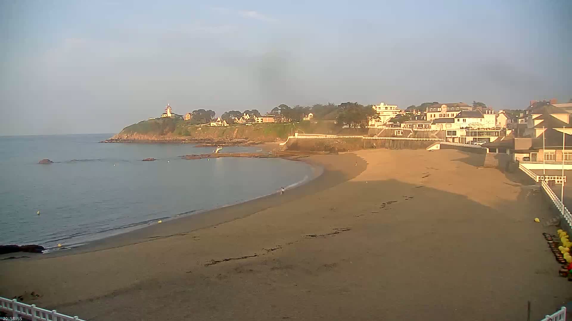 Saint-Quay-Portrieux Beach Live Cam - Saint-Breiuc, Cotes-d'Armor, Bretagne, France