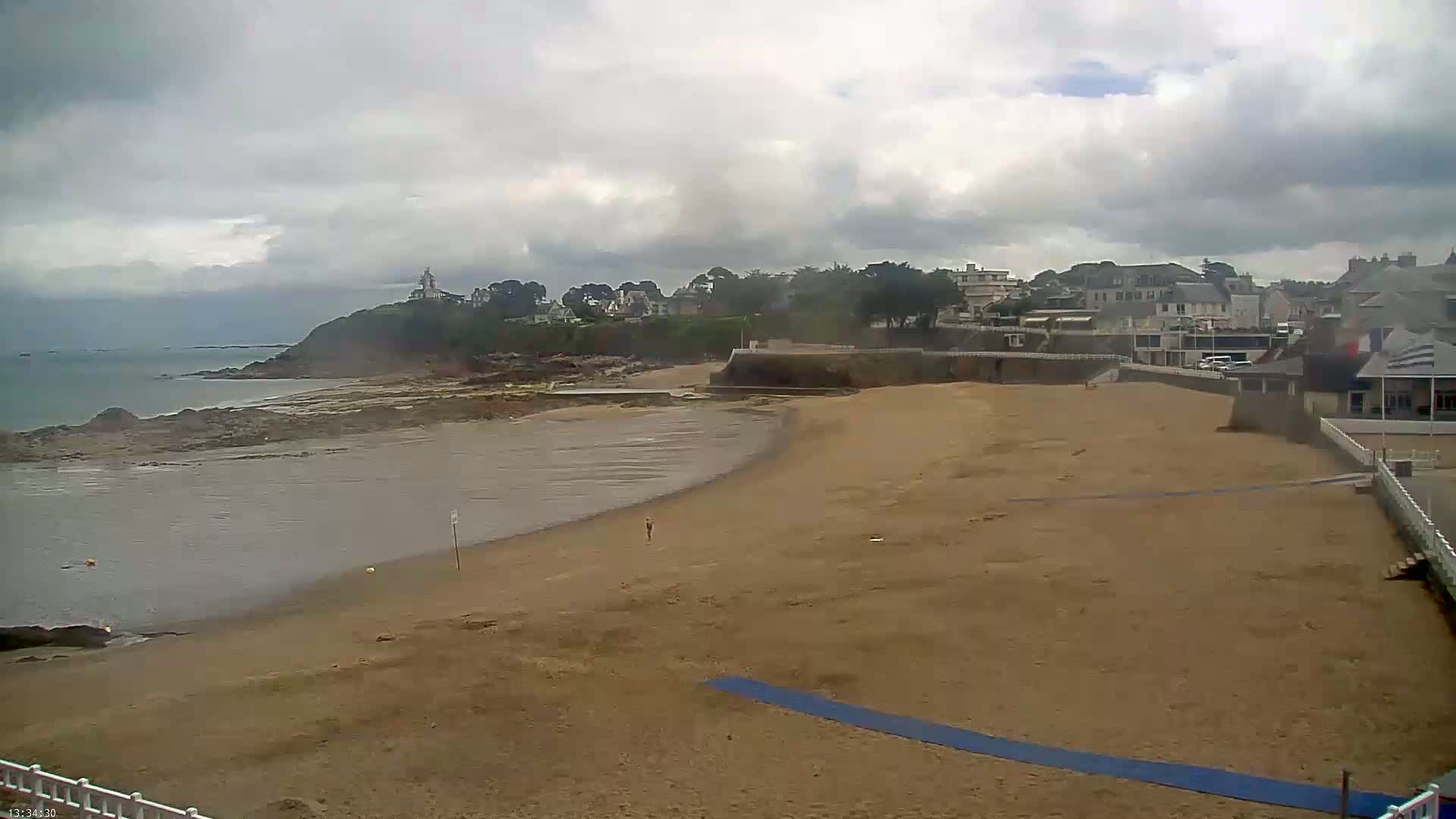 Saint-Quay-Portrieux Beach Live Cam - Saint-Breiuc, Cotes-d'Armor, Bretagne, France