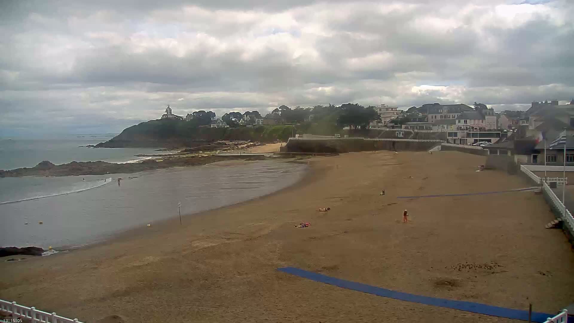 Saint-Quay-Portrieux Beach Live Cam - Saint-Breiuc, Cotes-d'Armor, Bretagne, France
