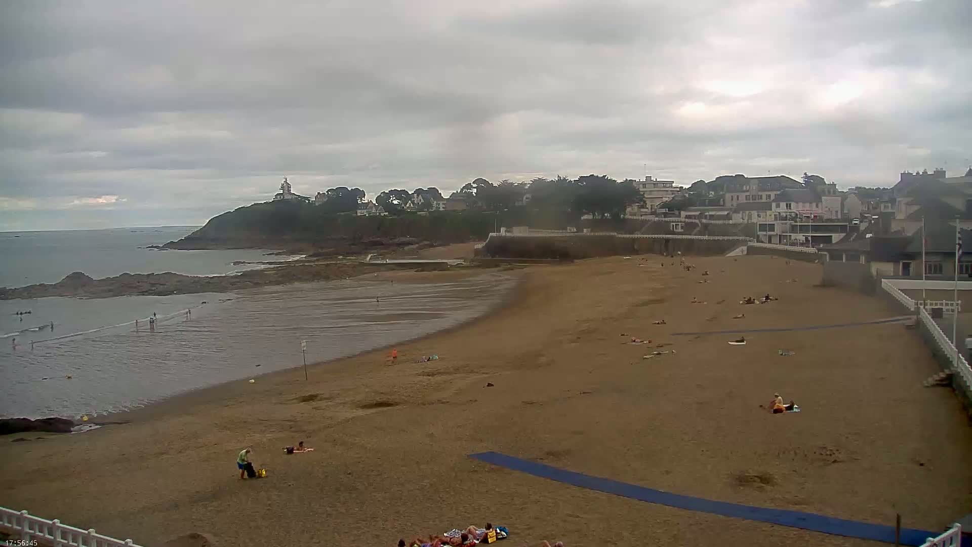 Saint-Quay-Portrieux Beach Live Cam - Saint-Breiuc, Cotes-d'Armor, Bretagne, France