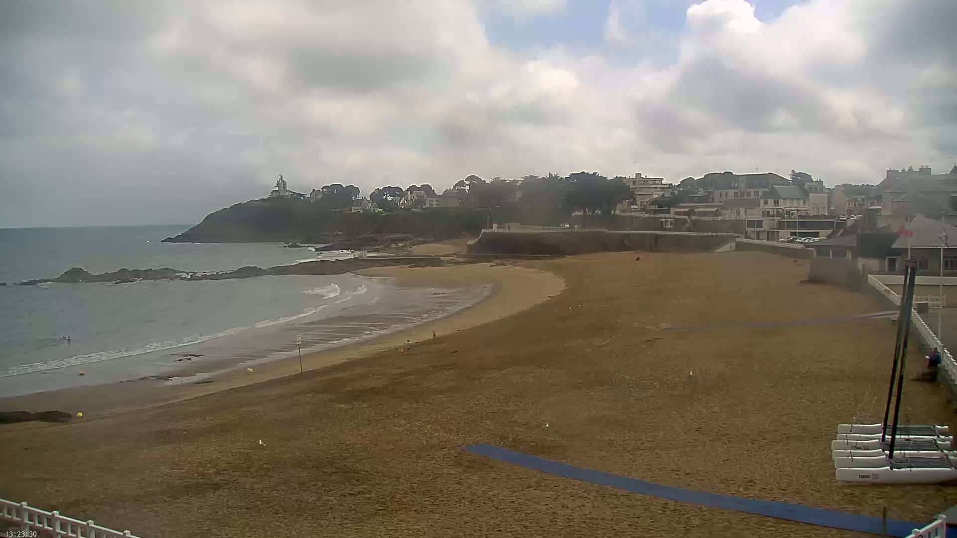 Saint-Quay-Portrieux Beach Live Cam - Saint-Breiuc, Cotes-d'Armor, Bretagne, France