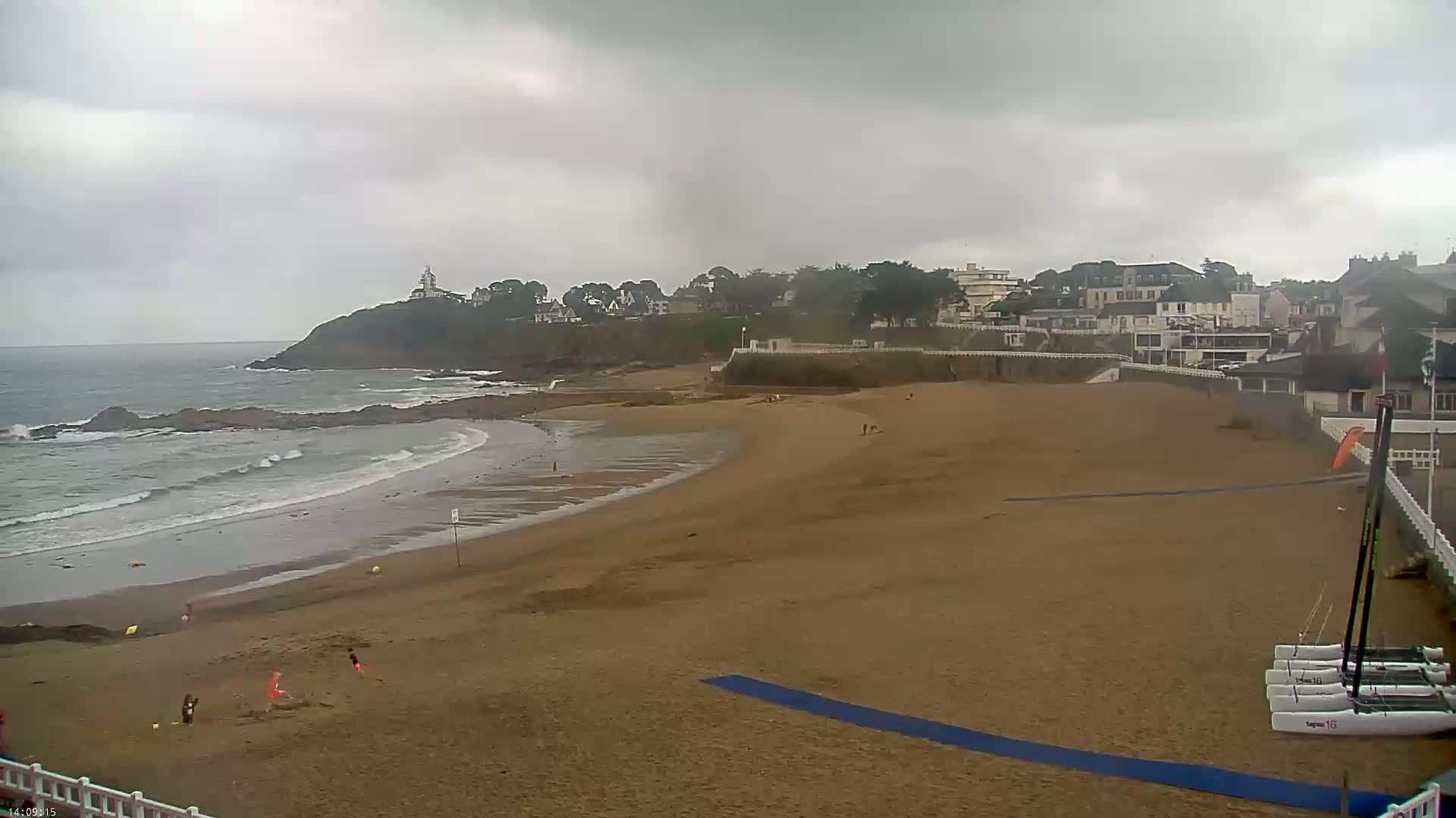 Saint-Quay-Portrieux Beach Live Cam - Saint-Breiuc, Cotes-d'Armor, Bretagne, France