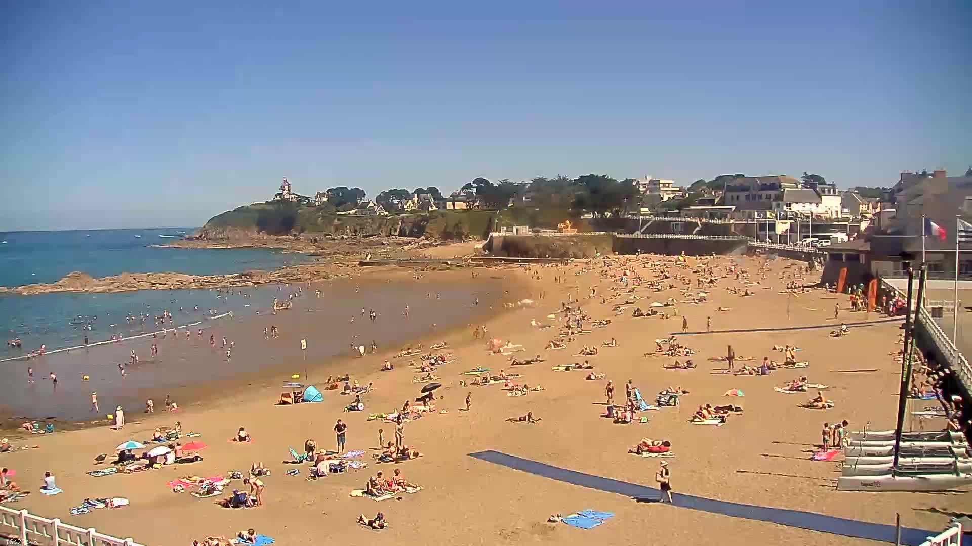 Saint-Quay-Portrieux Beach Live Cam - Saint-Breiuc, Cotes-d'Armor, Bretagne, France