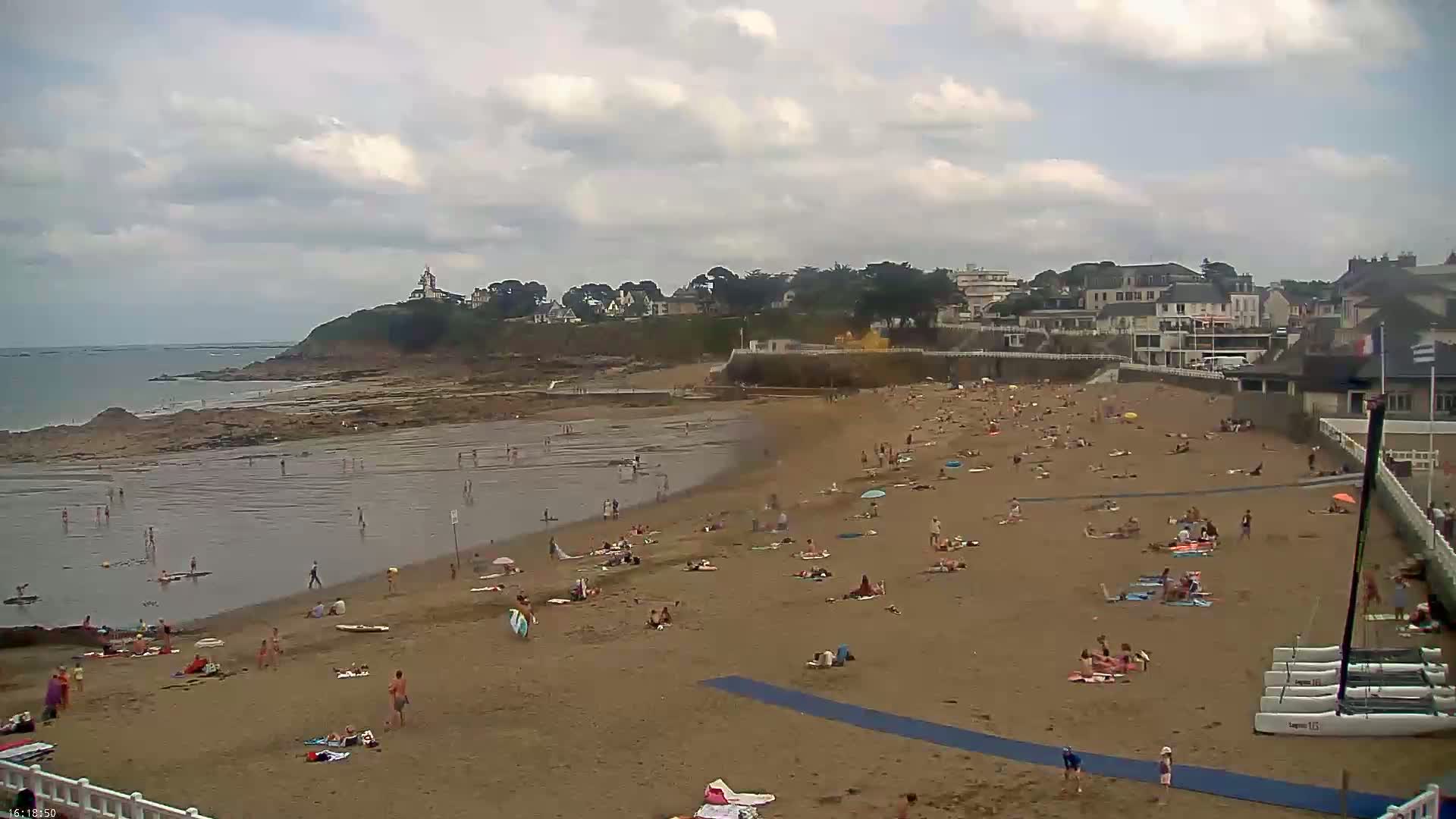 Saint-Quay-Portrieux Beach Live Cam - Saint-Breiuc, Cotes-d'Armor, Bretagne, France