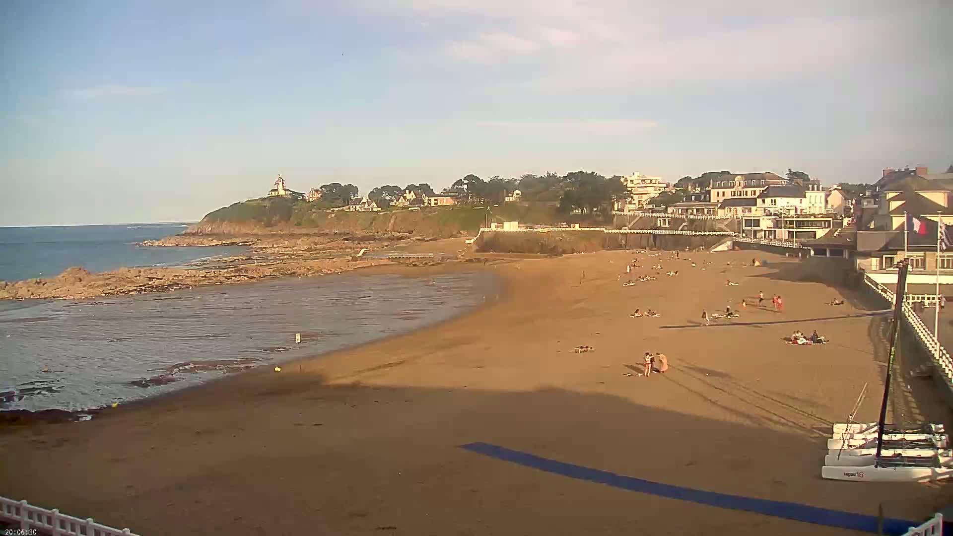 Saint-Quay-Portrieux Beach Live Cam - Saint-Breiuc, Cotes-d'Armor, Bretagne, France