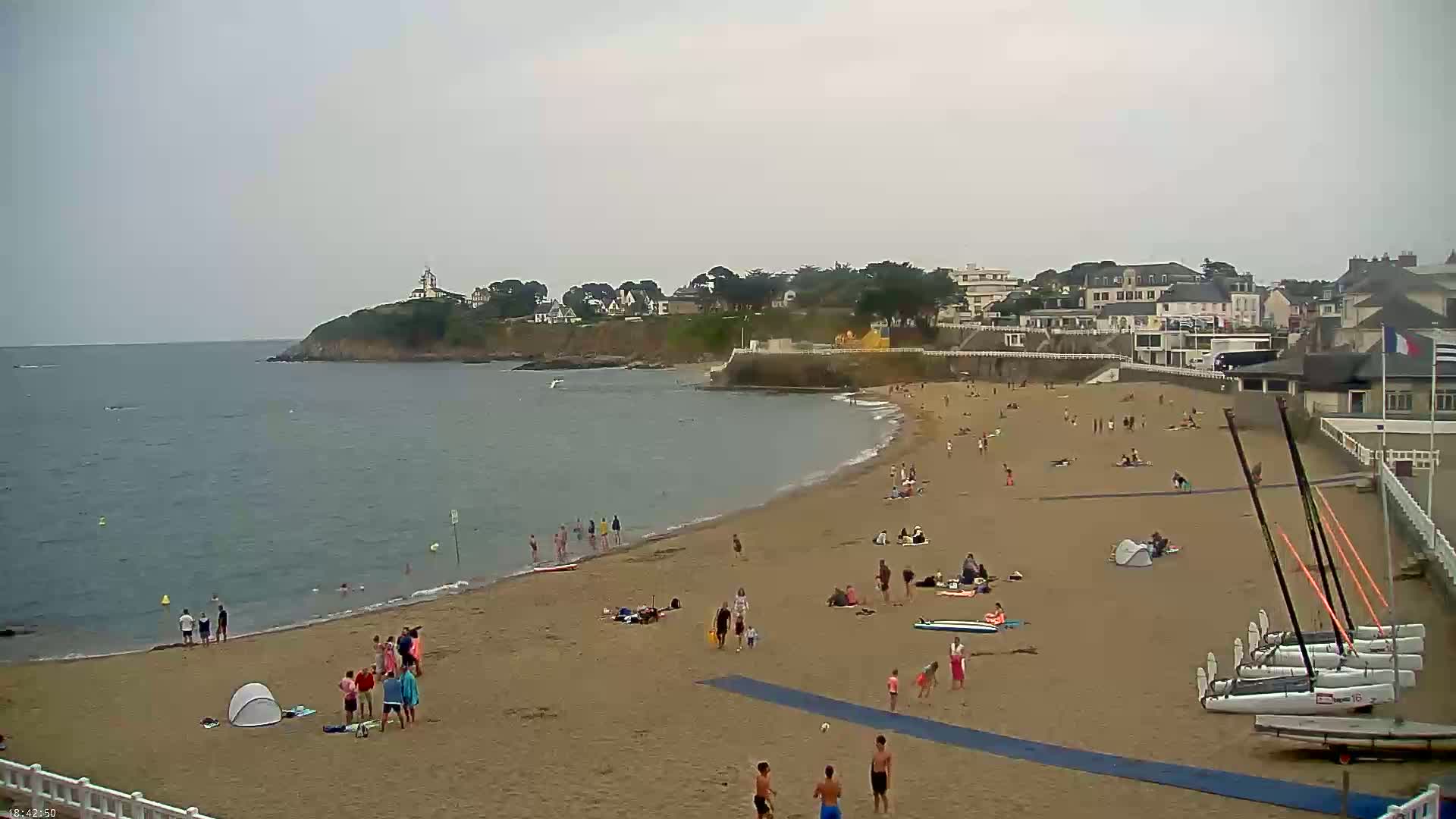 Saint-Quay-Portrieux Beach Live Cam - Saint-Breiuc, Cotes-d'Armor, Bretagne, France