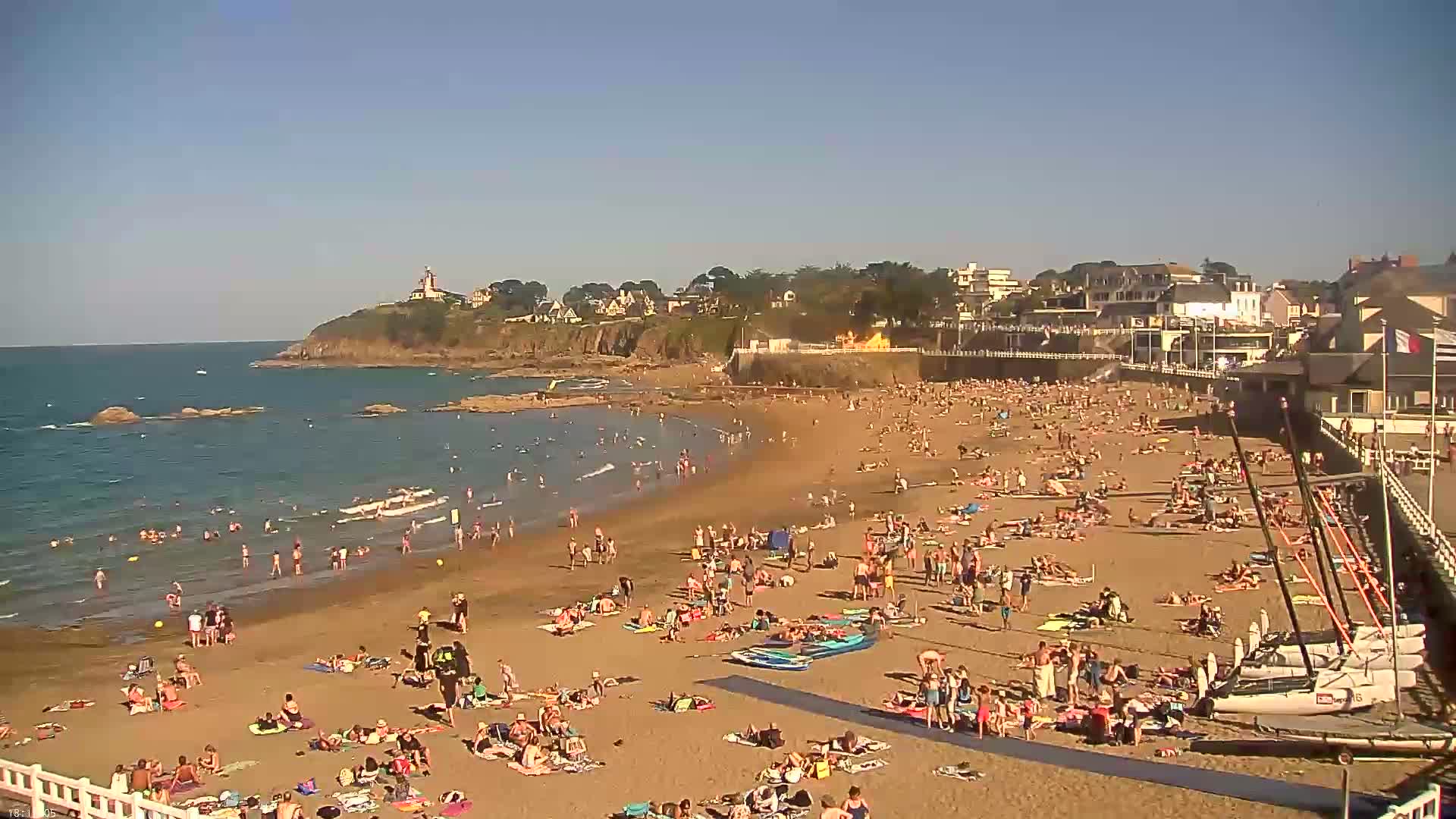 Saint-Quay-Portrieux Beach Live Cam - Saint-Breiuc, Cotes-d'Armor, Bretagne, France