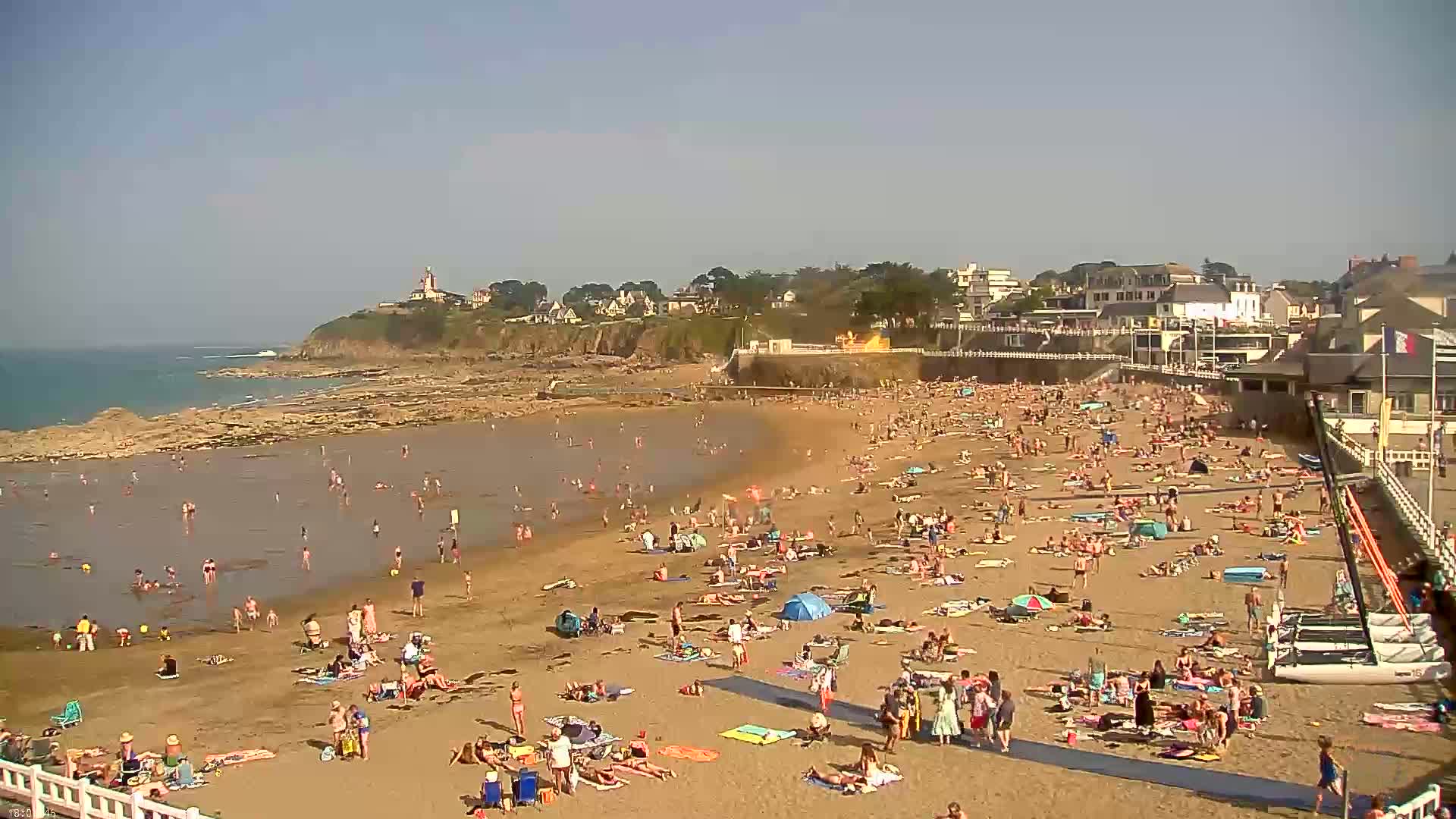 Saint-Quay-Portrieux Beach Live Cam - Saint-Breiuc, Cotes-d'Armor, Bretagne, France