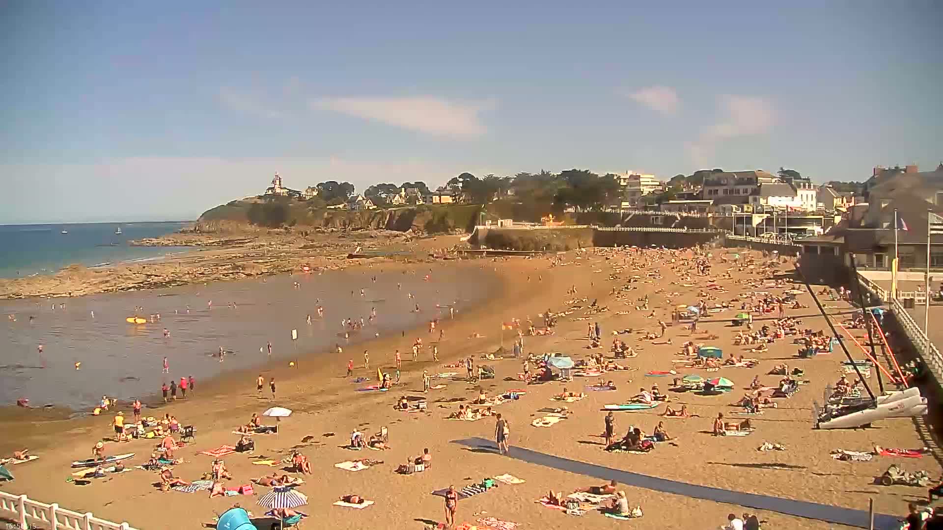 Saint-Quay-Portrieux Beach Live Cam - Saint-Breiuc, Cotes-d'Armor, Bretagne, France
