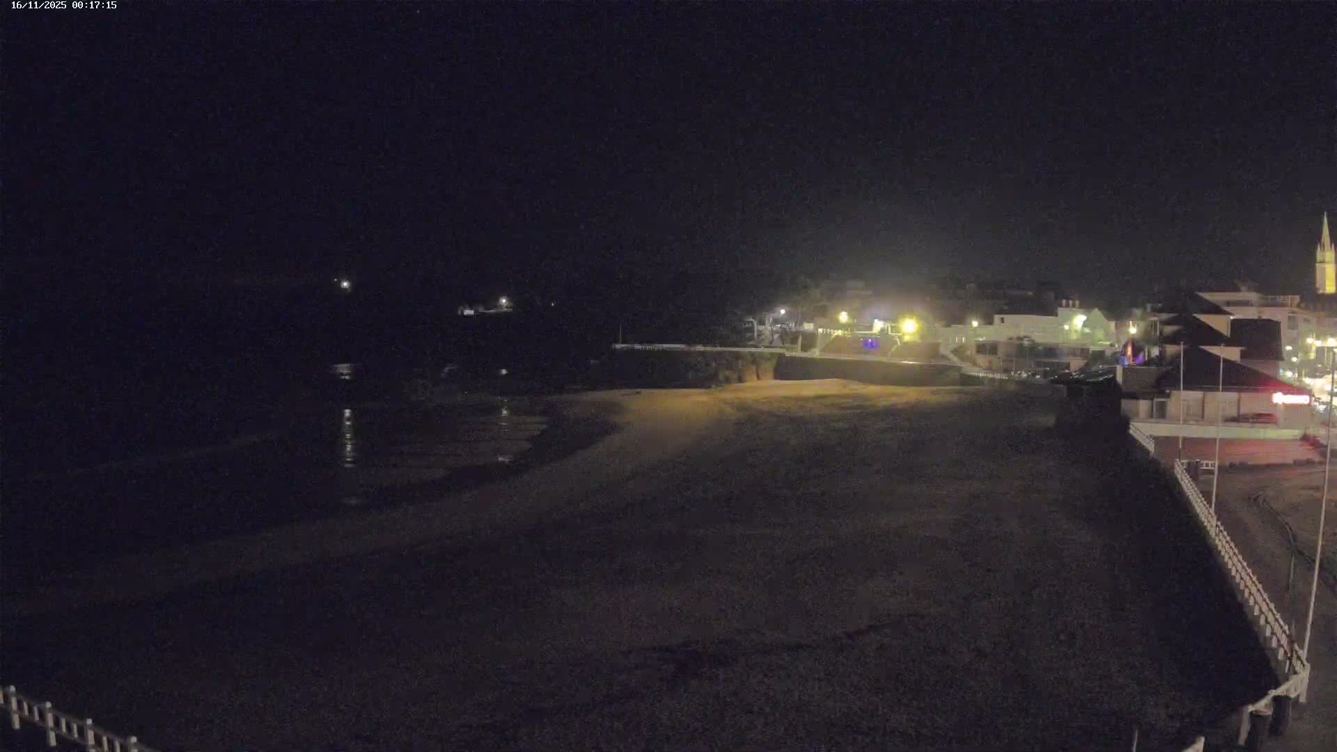 Saint-Quay-Portrieux Beach Live Cam - Saint-Breiuc, Cotes-d'Armor, Bretagne, France