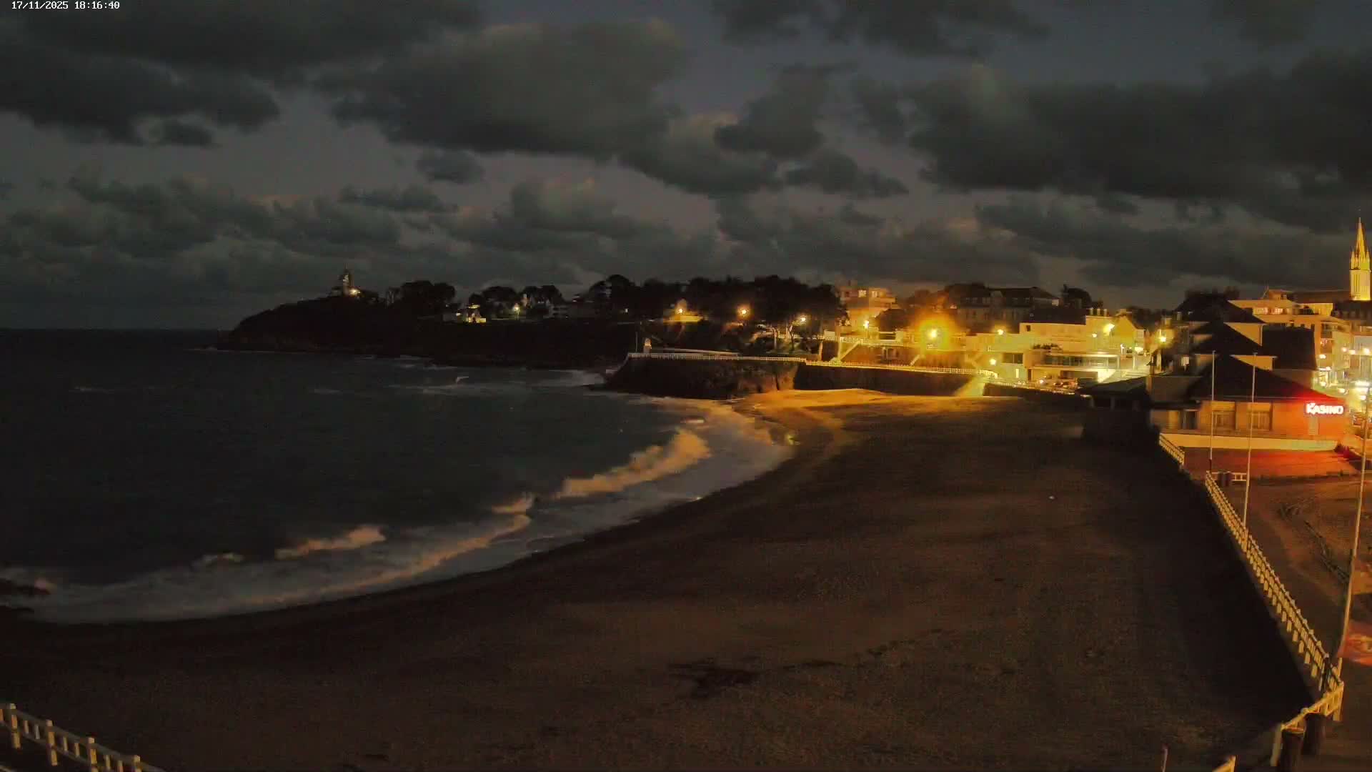 Saint-Quay-Portrieux Beach Live Cam - Saint-Breiuc, Cotes-d'Armor, Bretagne, France