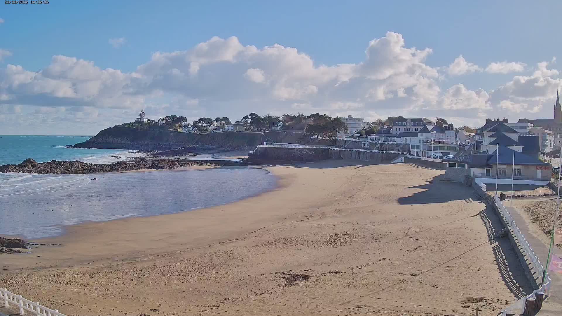 Saint-Quay-Portrieux Beach Live Cam - Saint-Breiuc, Cotes-d'Armor, Bretagne, France