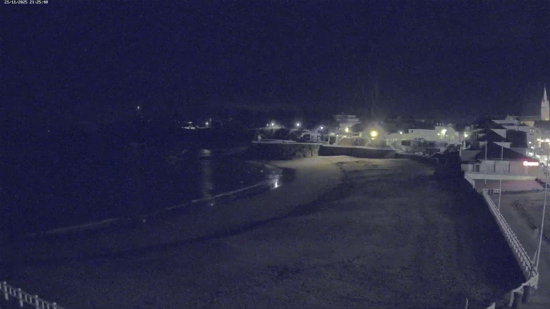 Saint-Quay-Portrieux Beach Live Cam - Saint-Breiuc, Cotes-d'Armor, Bretagne, France