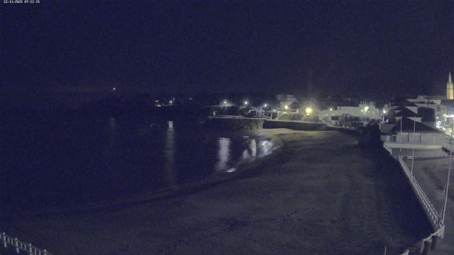 Saint-Quay-Portrieux Beach Live Cam - Saint-Breiuc, Cotes-d'Armor, Bretagne, France