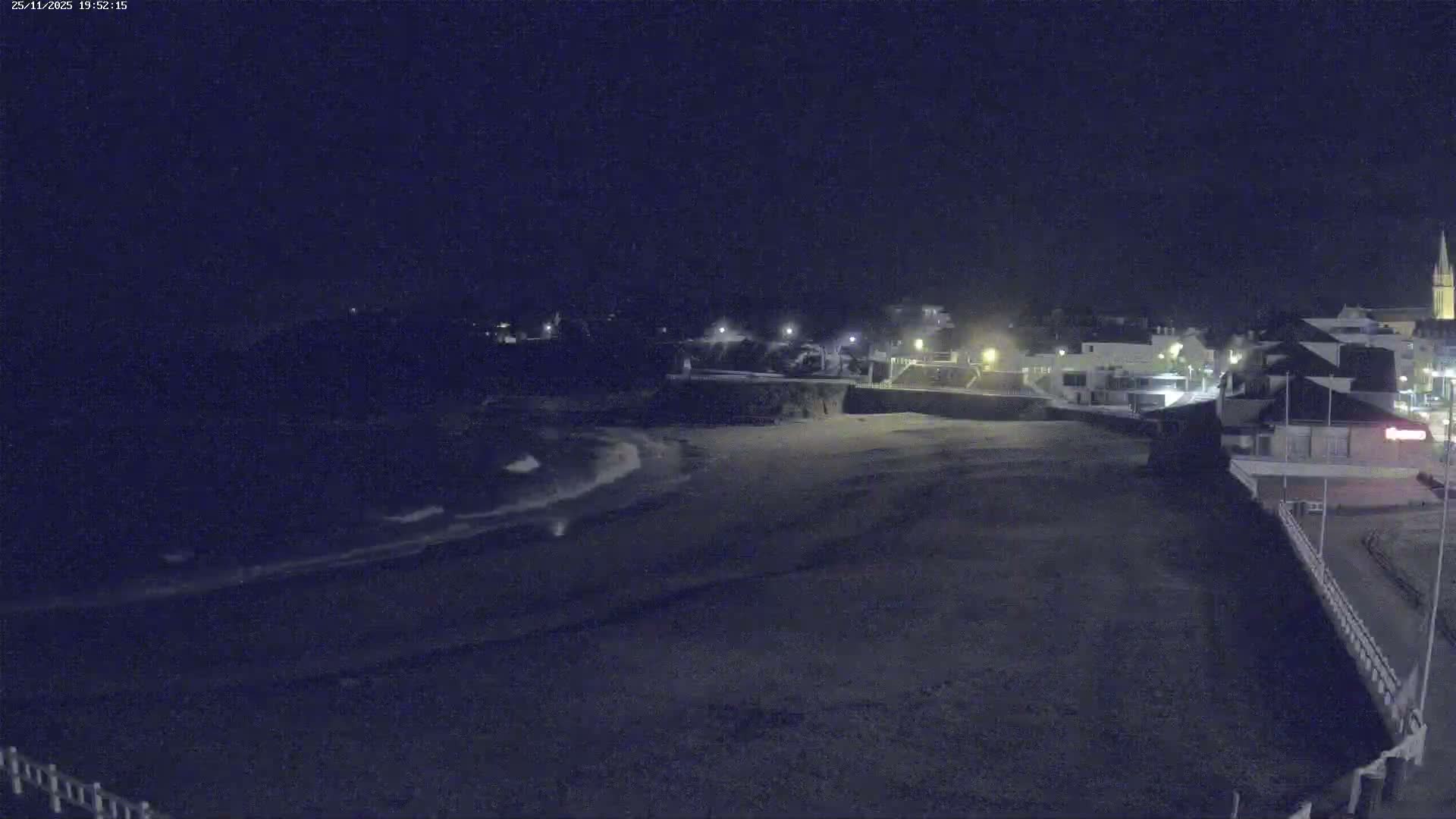 Saint-Quay-Portrieux Beach Live Cam - Saint-Breiuc, Cotes-d'Armor, Bretagne, France