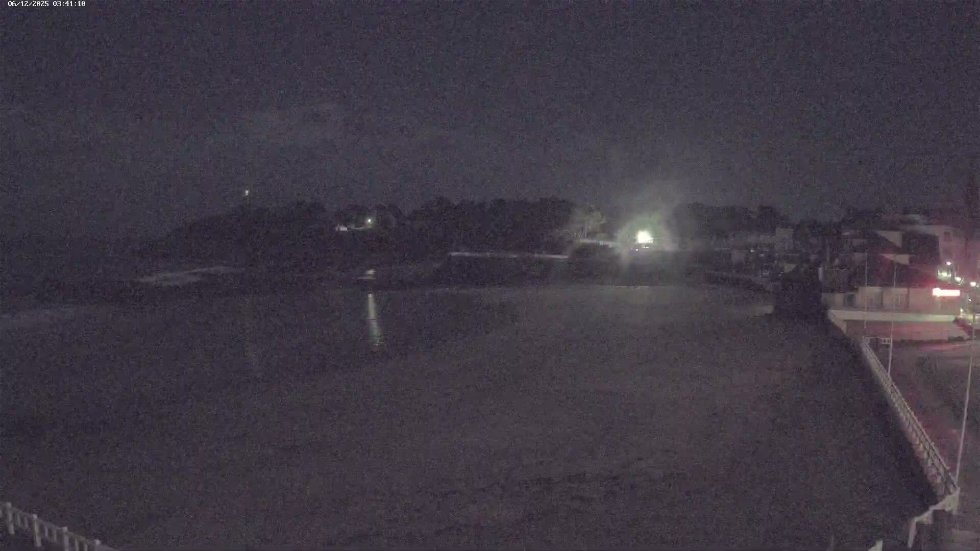 Saint-Quay-Portrieux Beach Live Cam - Saint-Breiuc, Cotes-d'Armor, Bretagne, France