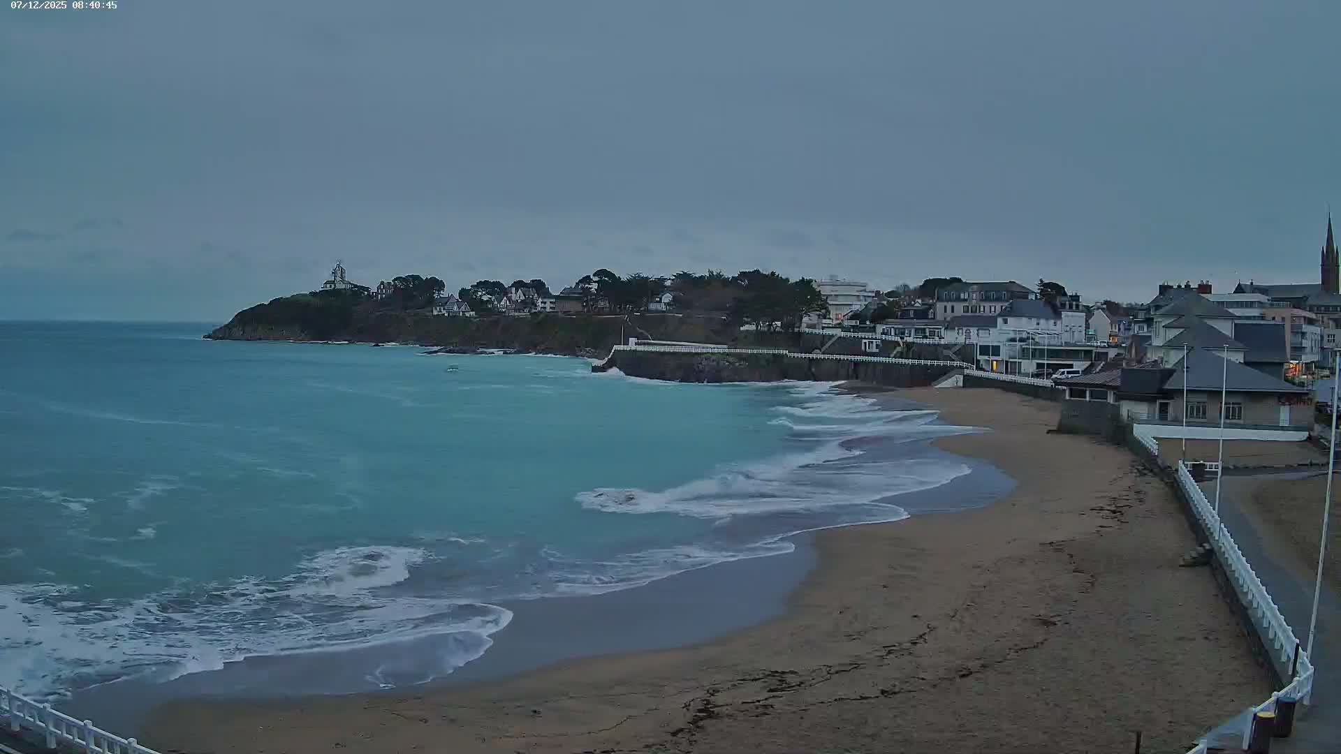 Saint-Quay-Portrieux Beach Live Cam - Saint-Breiuc, Cotes-d'Armor, Bretagne, France