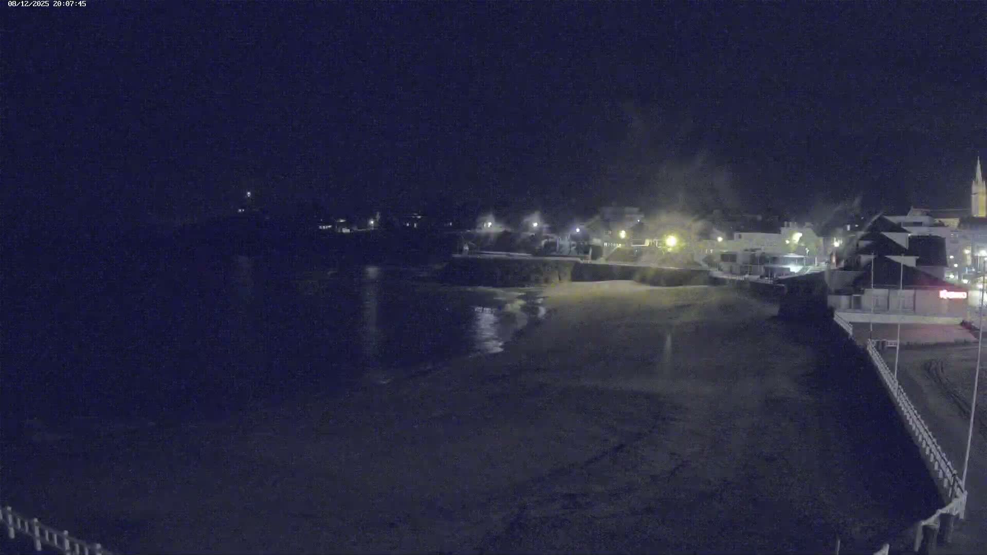 Saint-Quay-Portrieux Beach Live Cam - Saint-Breiuc, Cotes-d'Armor, Bretagne, France