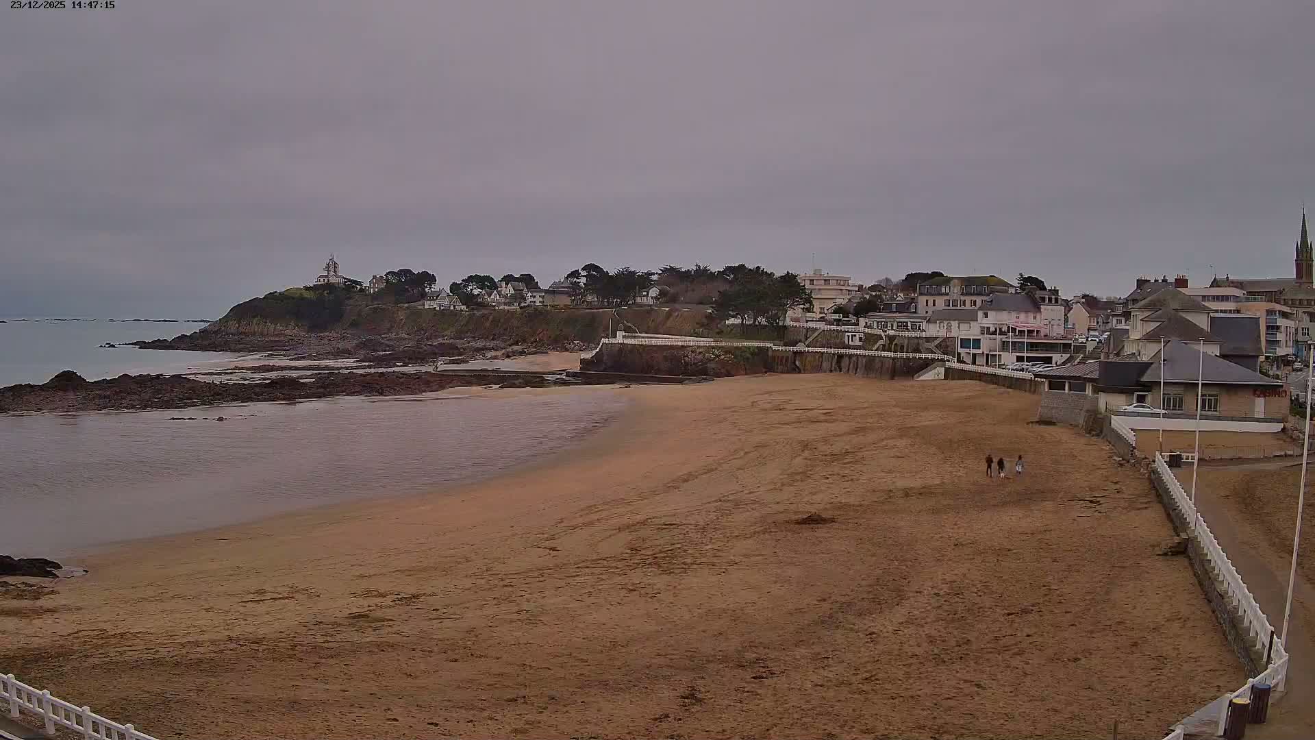 Saint-Quay-Portrieux Beach Live Cam - Saint-Breiuc, Cotes-d'Armor, Bretagne, France