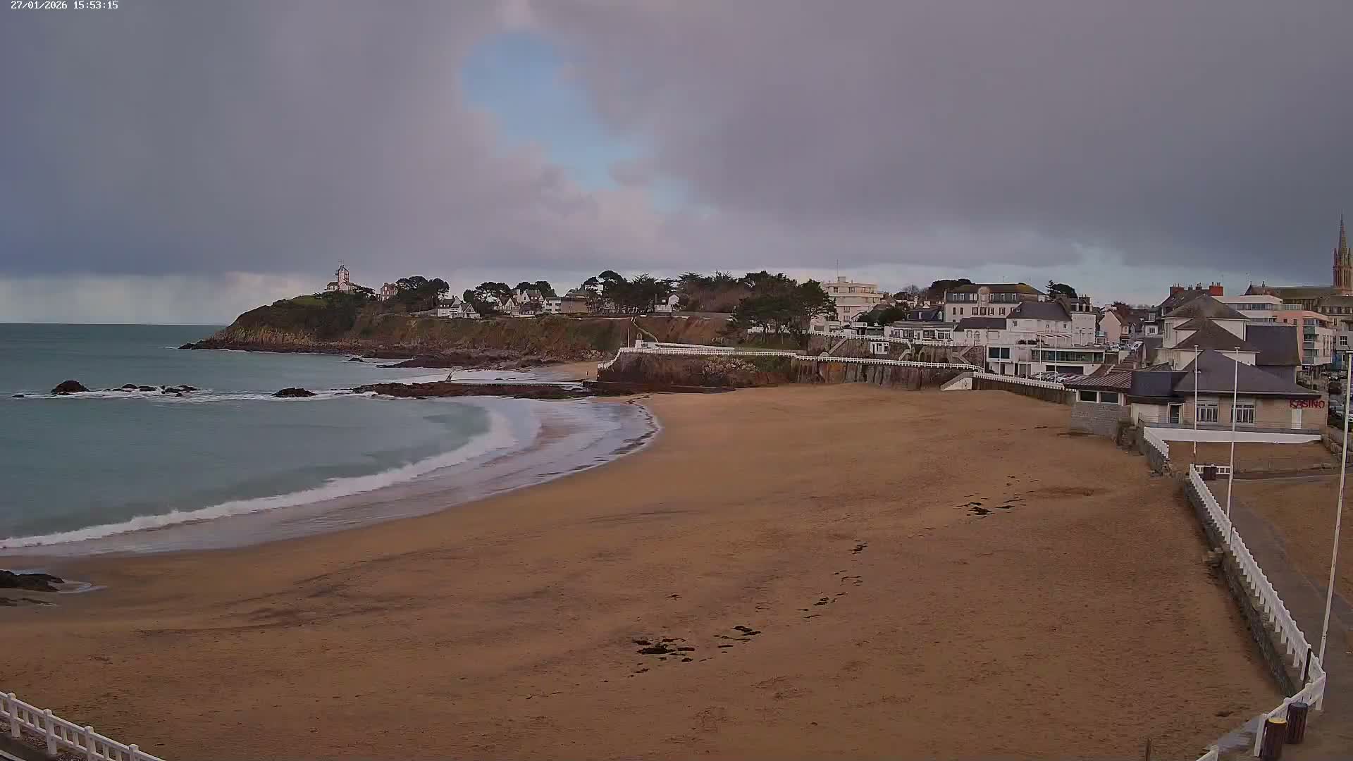Saint-Quay-Portrieux Beach Live Cam - Saint-Breiuc, Cotes-d'Armor, Bretagne, France