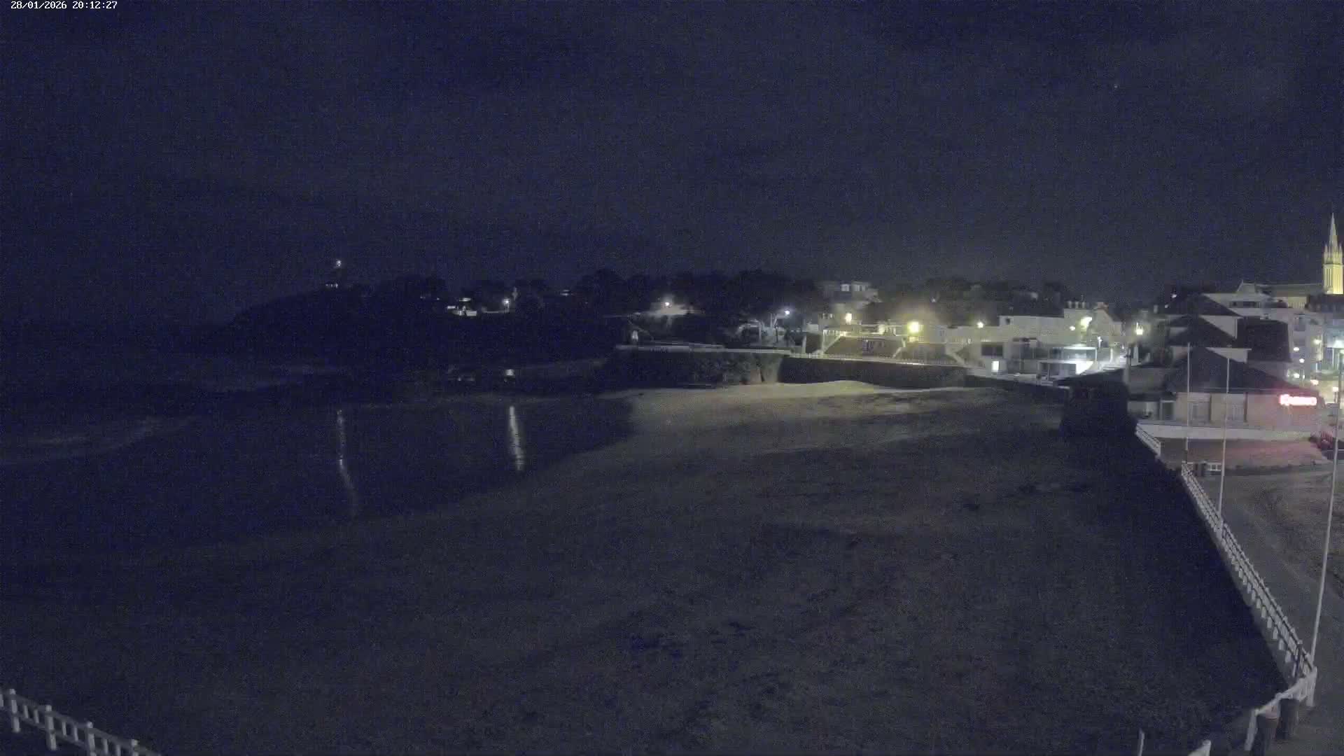 Saint-Quay-Portrieux Beach Live Cam - Saint-Breiuc, Cotes-d'Armor, Bretagne, France