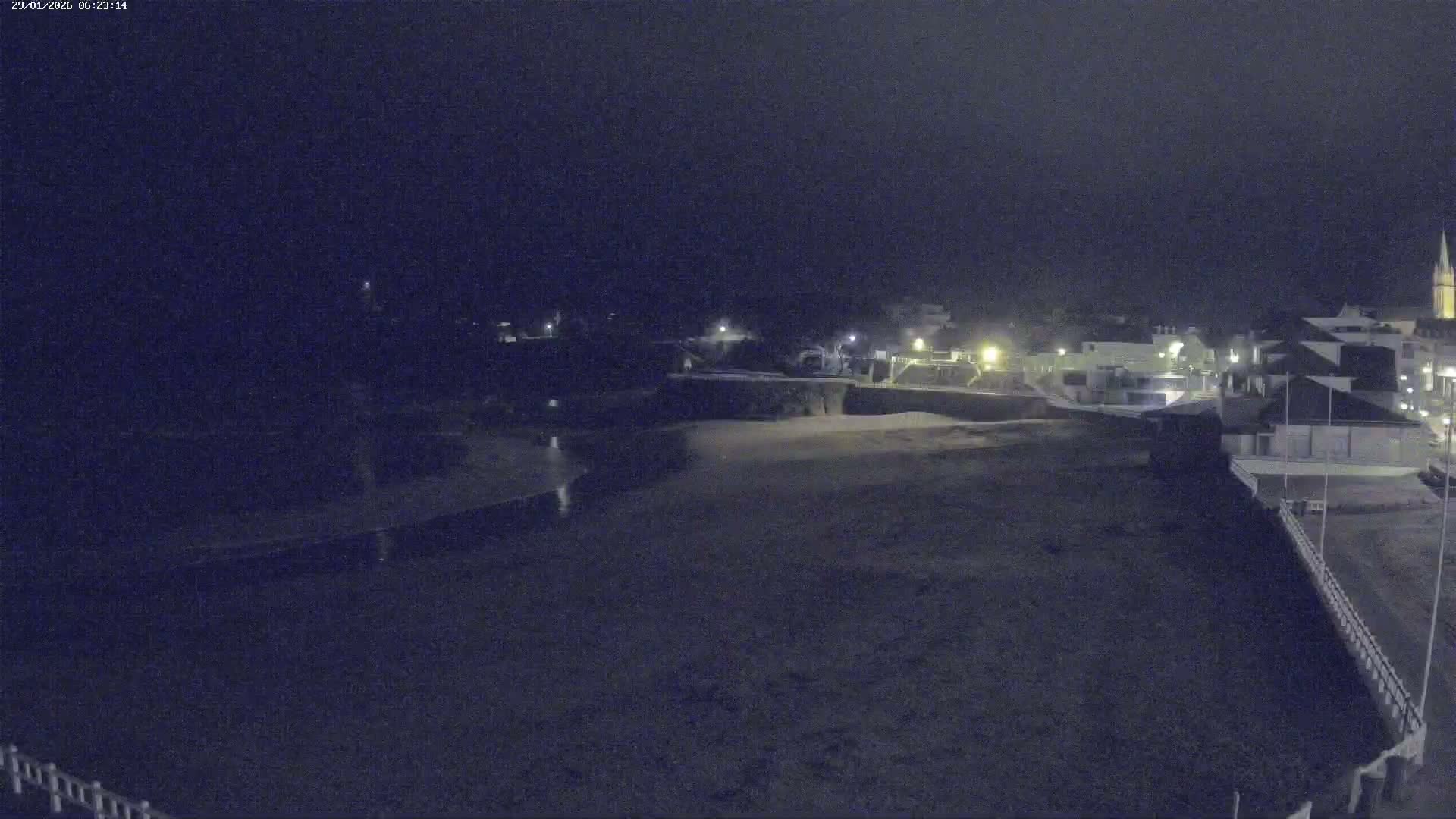 Saint-Quay-Portrieux Beach Live Cam - Saint-Breiuc, Cotes-d'Armor, Bretagne, France