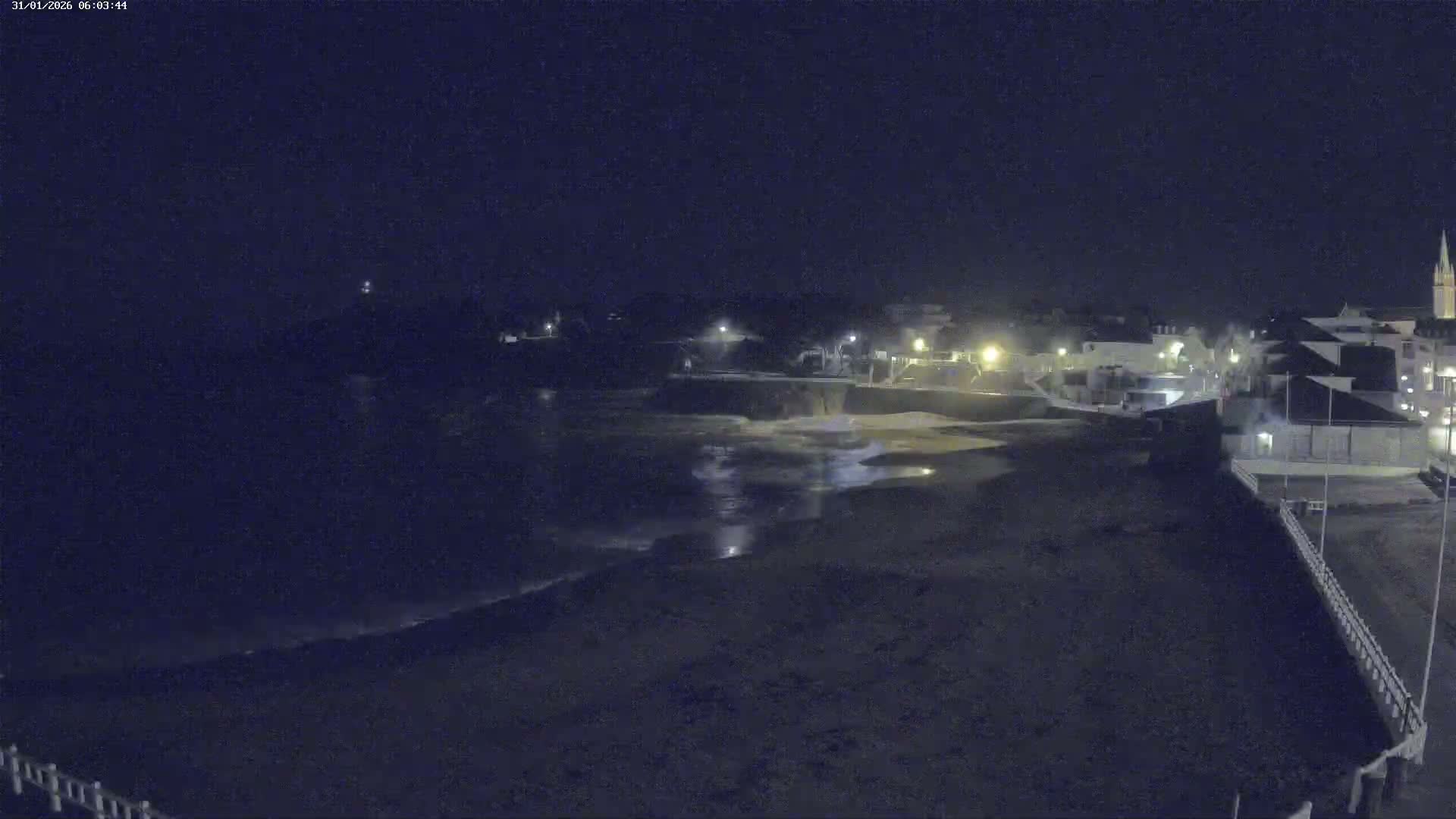 Saint-Quay-Portrieux Beach Live Cam - Saint-Breiuc, Cotes-d'Armor, Bretagne, France