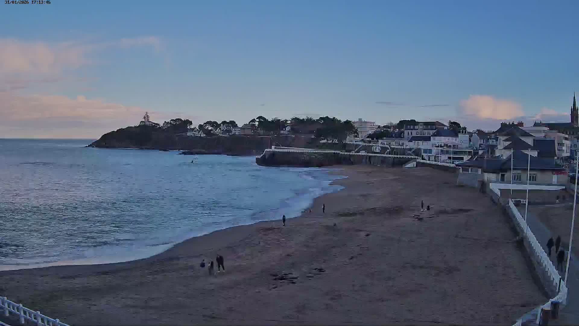 Saint-Quay-Portrieux Beach Live Cam - Saint-Breiuc, Cotes-d'Armor, Bretagne, France