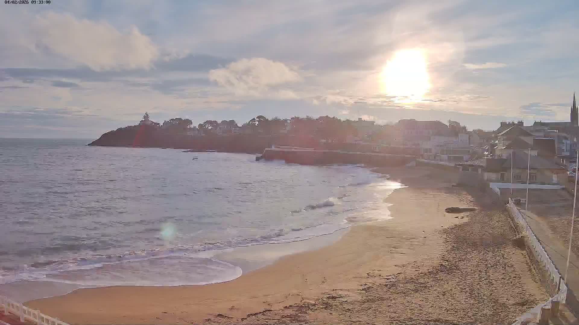 Saint-Quay-Portrieux Beach Live Cam - Saint-Breiuc, Cotes-d'Armor, Bretagne, France