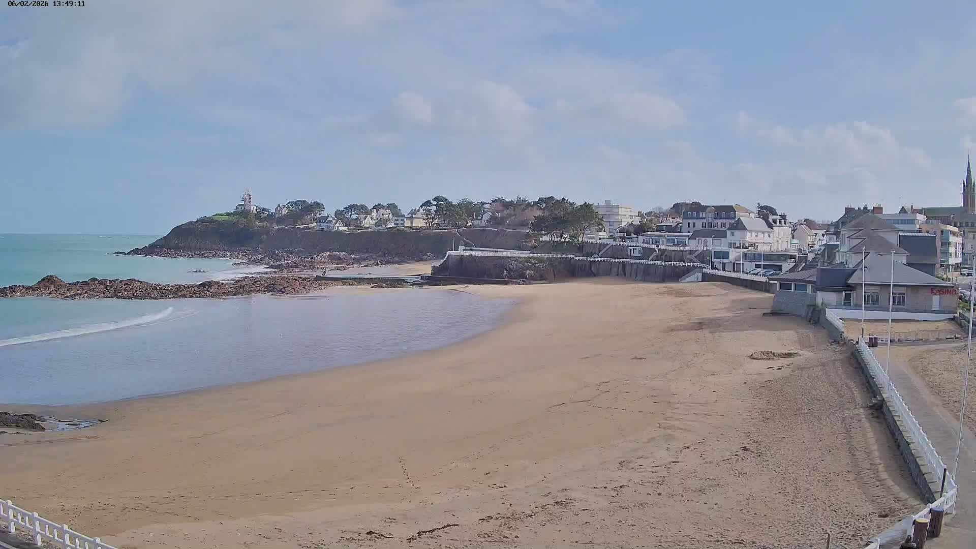 Saint-Quay-Portrieux Beach Live Cam - Saint-Breiuc, Cotes-d'Armor, Bretagne, France