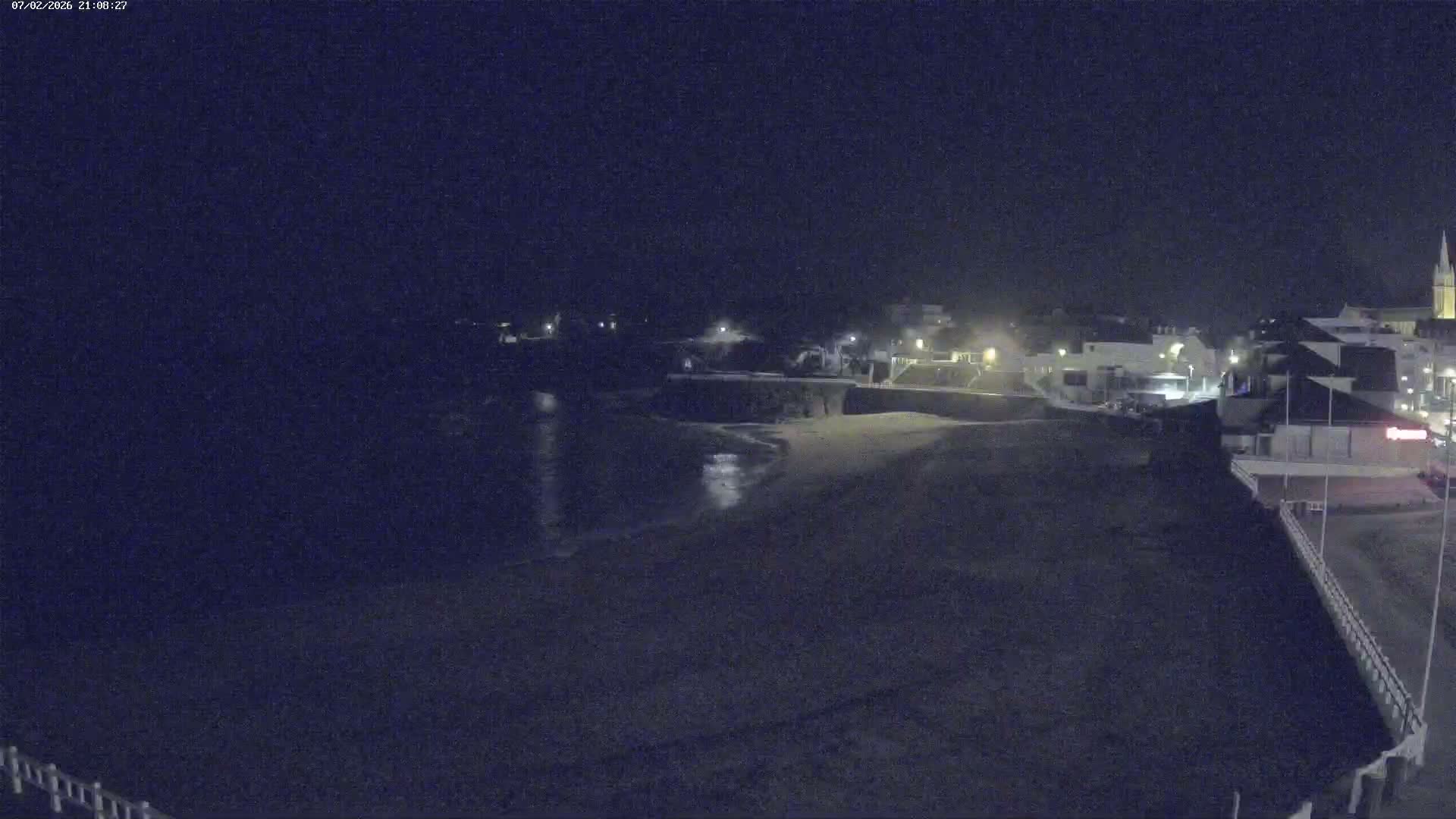 Saint-Quay-Portrieux Beach Live Cam - Saint-Breiuc, Cotes-d'Armor, Bretagne, France