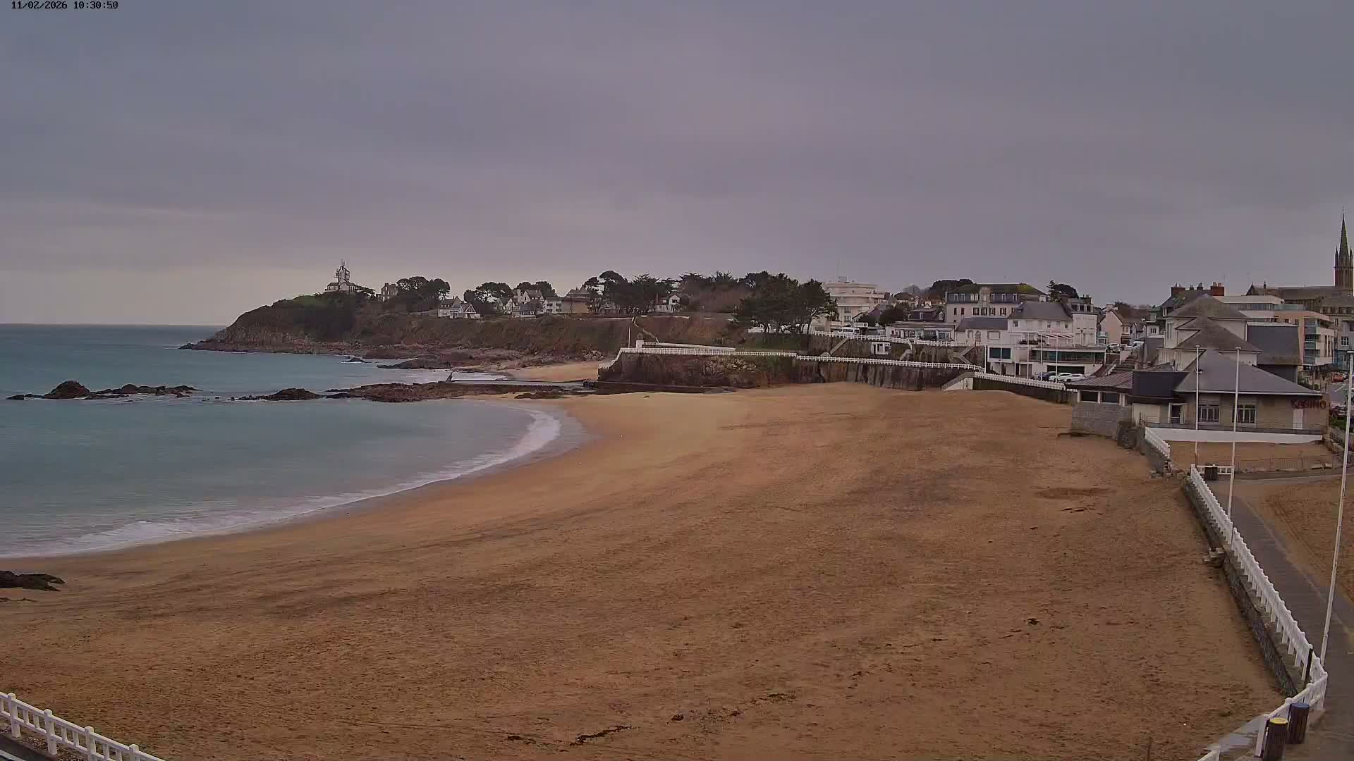 Saint-Quay-Portrieux Beach Live Cam - Saint-Breiuc, Cotes-d'Armor, Bretagne, France
