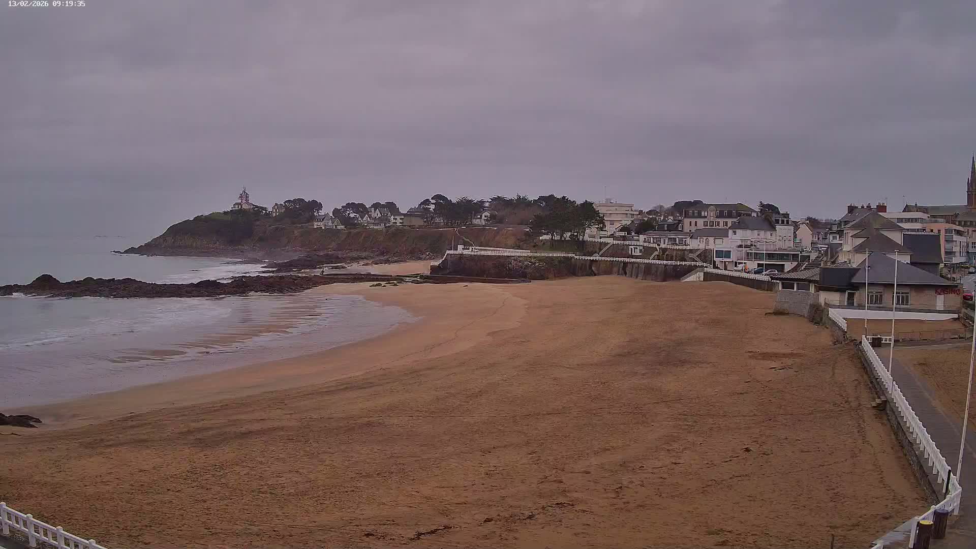 Saint-Quay-Portrieux Beach Live Cam - Saint-Breiuc, Cotes-d'Armor, Bretagne, France