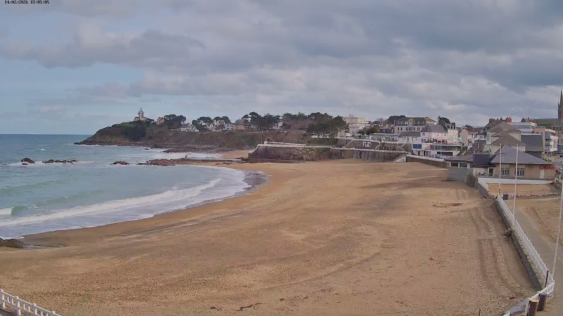 Saint-Quay-Portrieux Beach Live Cam - Saint-Breiuc, Cotes-d'Armor, Bretagne, France