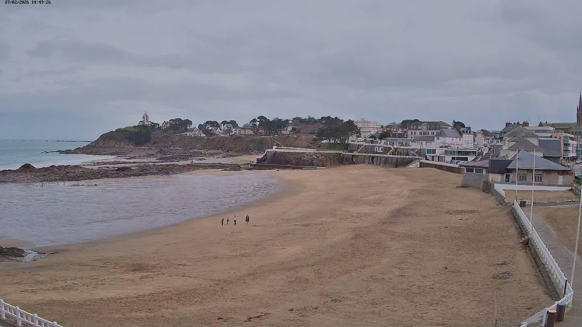 Saint-Quay-Portrieux Beach Live Cam - Saint-Breiuc, Cotes-d'Armor, Bretagne, France