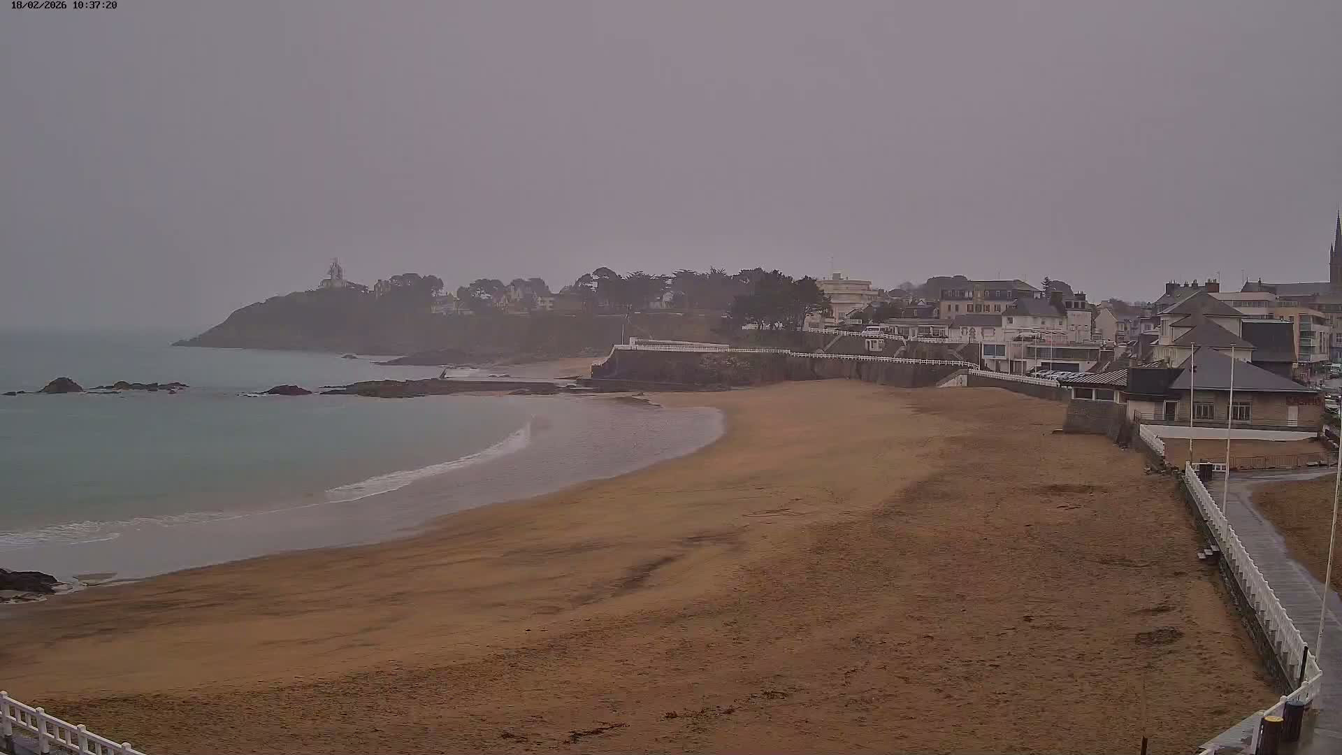 Saint-Quay-Portrieux Beach Live Cam - Saint-Breiuc, Cotes-d'Armor, Bretagne, France