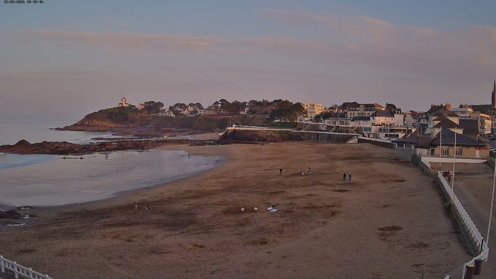 Saint-Quay-Portrieux Beach Live Cam - Saint-Breiuc, Cotes-d'Armor, Bretagne, France