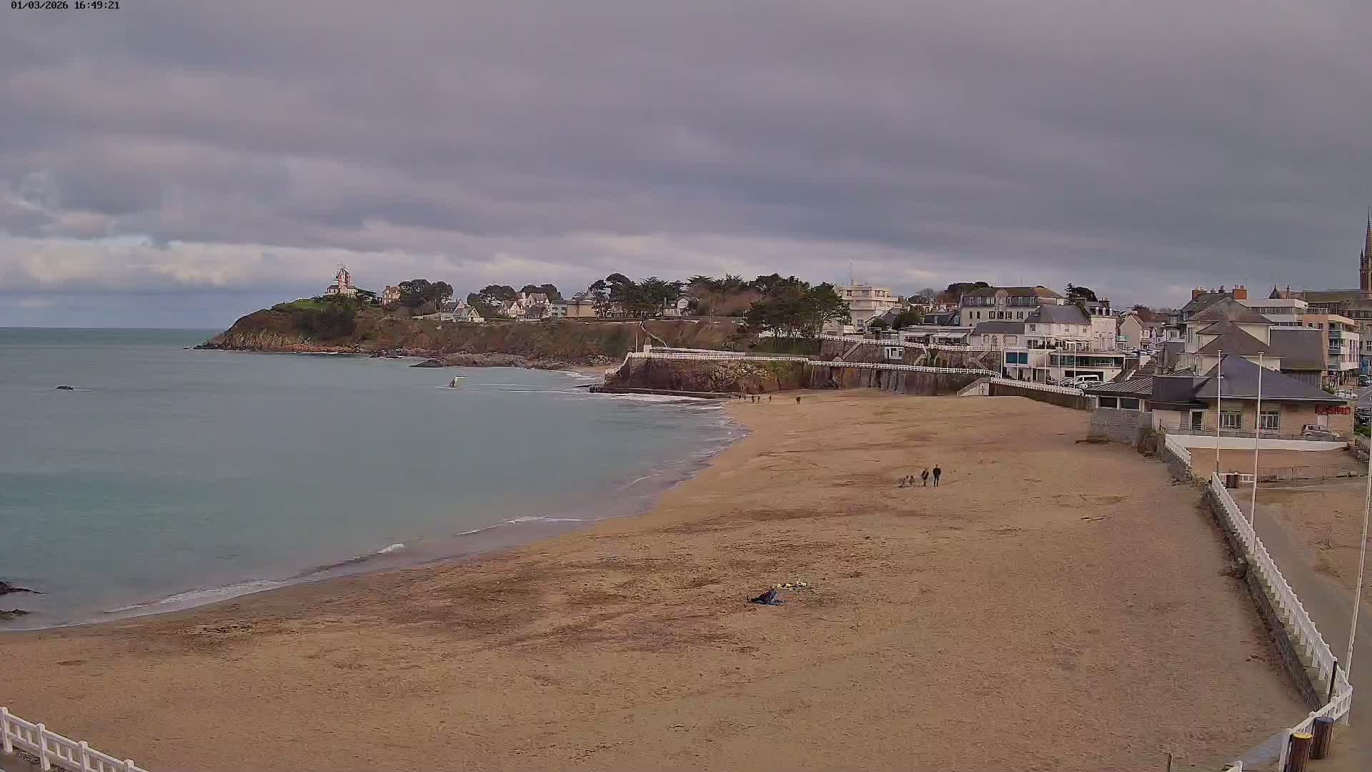 Saint-Quay-Portrieux Beach Live Cam - Saint-Breiuc, Cotes-d'Armor, Bretagne, France