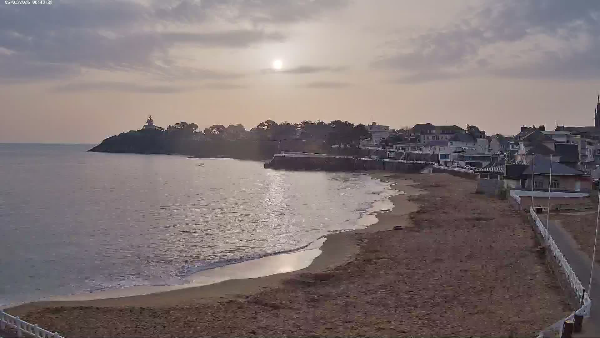 Saint-Quay-Portrieux Beach Live Cam - Saint-Breiuc, Cotes-d'Armor, Bretagne, France