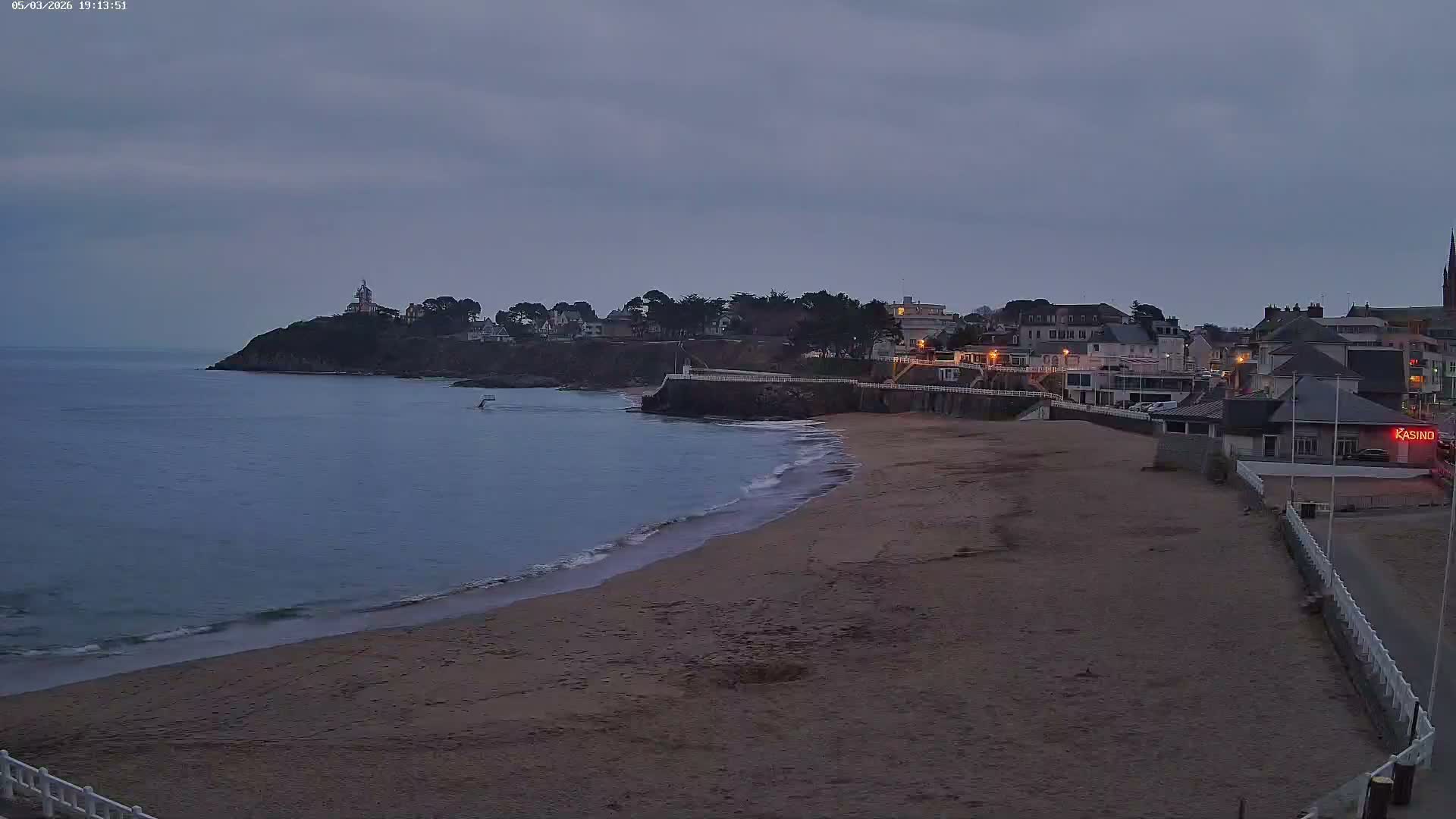 Saint-Quay-Portrieux Beach Live Cam - Saint-Breiuc, Cotes-d'Armor, Bretagne, France
