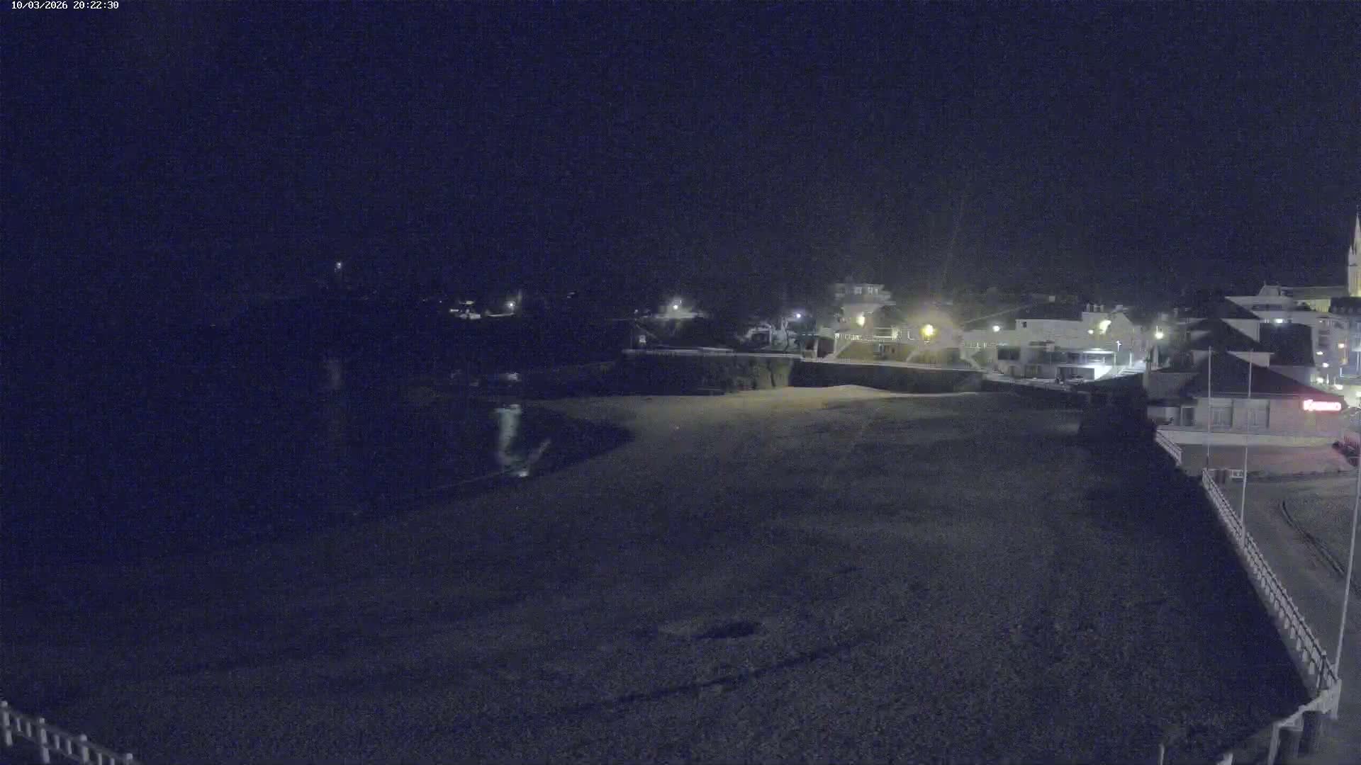 Saint-Quay-Portrieux Beach Live Cam - Saint-Breiuc, Cotes-d'Armor, Bretagne, France