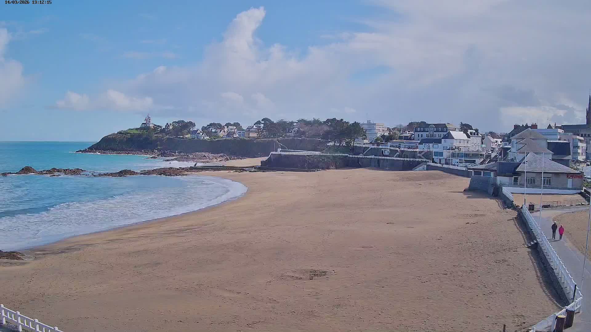 Saint-Quay-Portrieux Beach Live Cam - Saint-Breiuc, Cotes-d'Armor, Bretagne, France