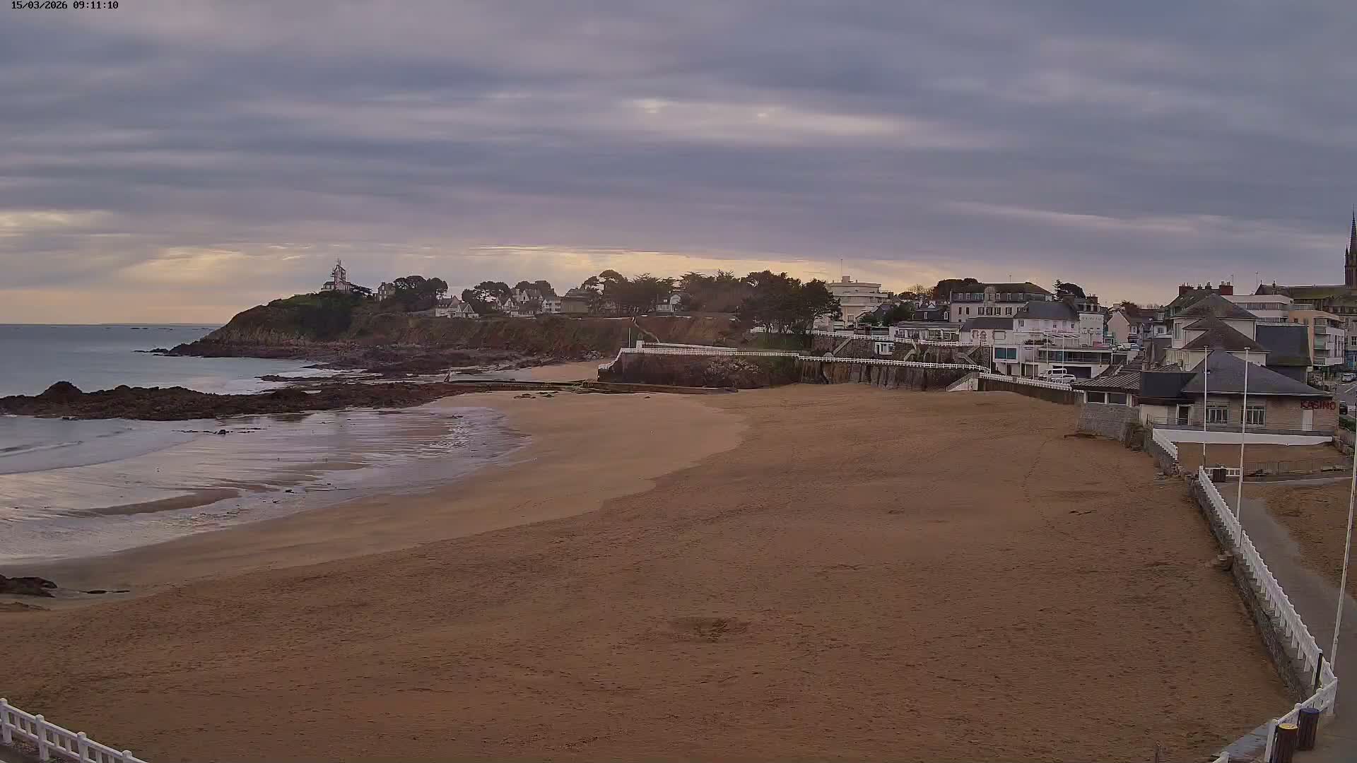 Saint-Quay-Portrieux Beach Live Cam - Saint-Breiuc, Cotes-d'Armor, Bretagne, France