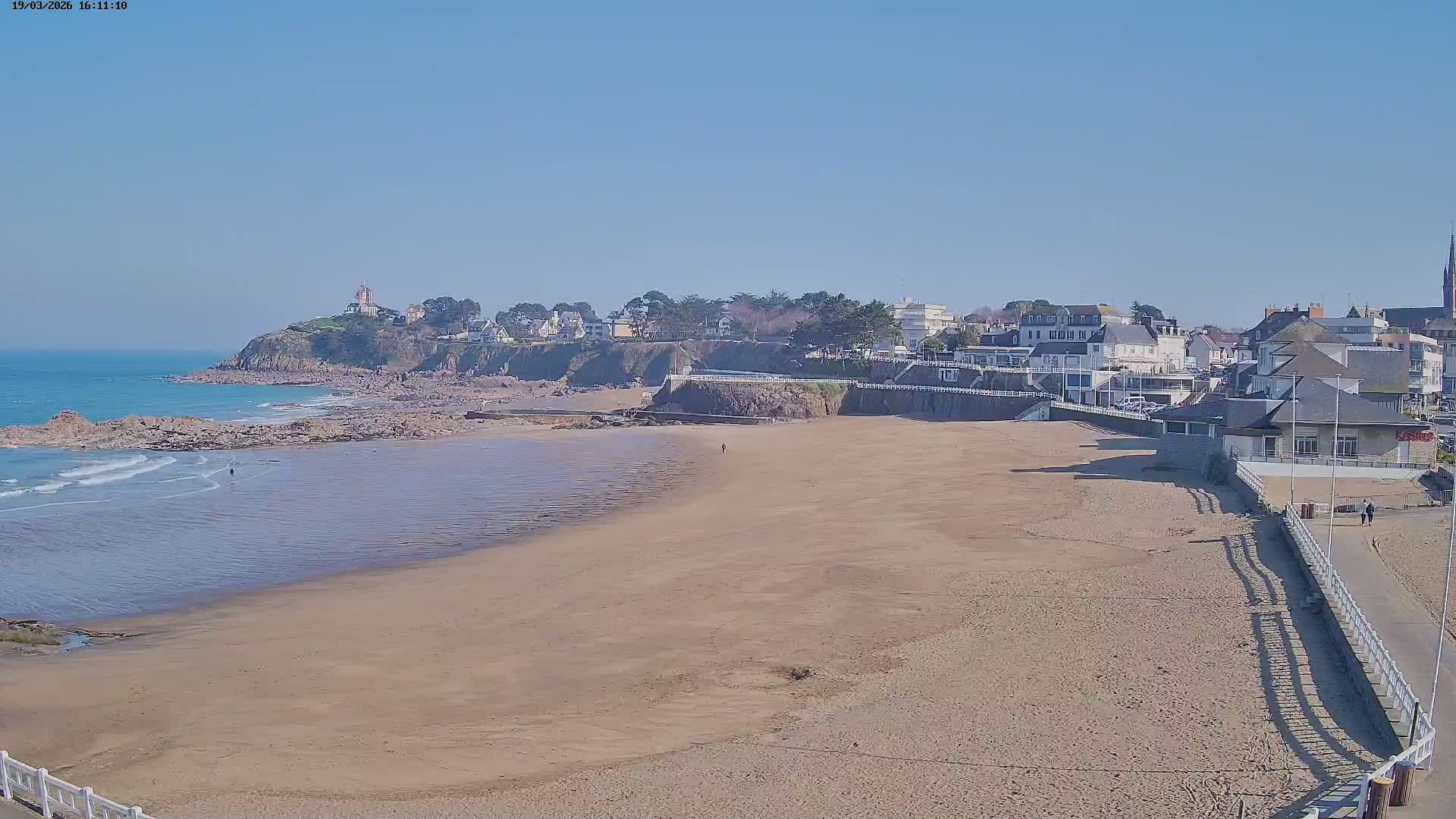 Saint-Quay-Portrieux Beach Live Cam - Saint-Breiuc, Cotes-d'Armor, Bretagne, France